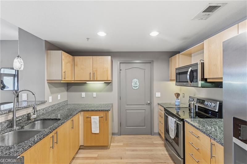 390 17th Street Nw # 4053 Property Photo 6