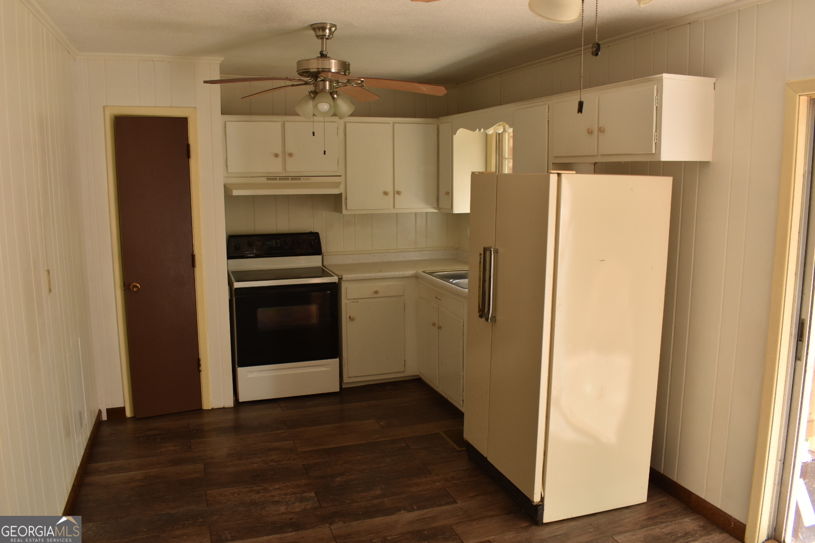 2334 Commerce Road Property Photo 6