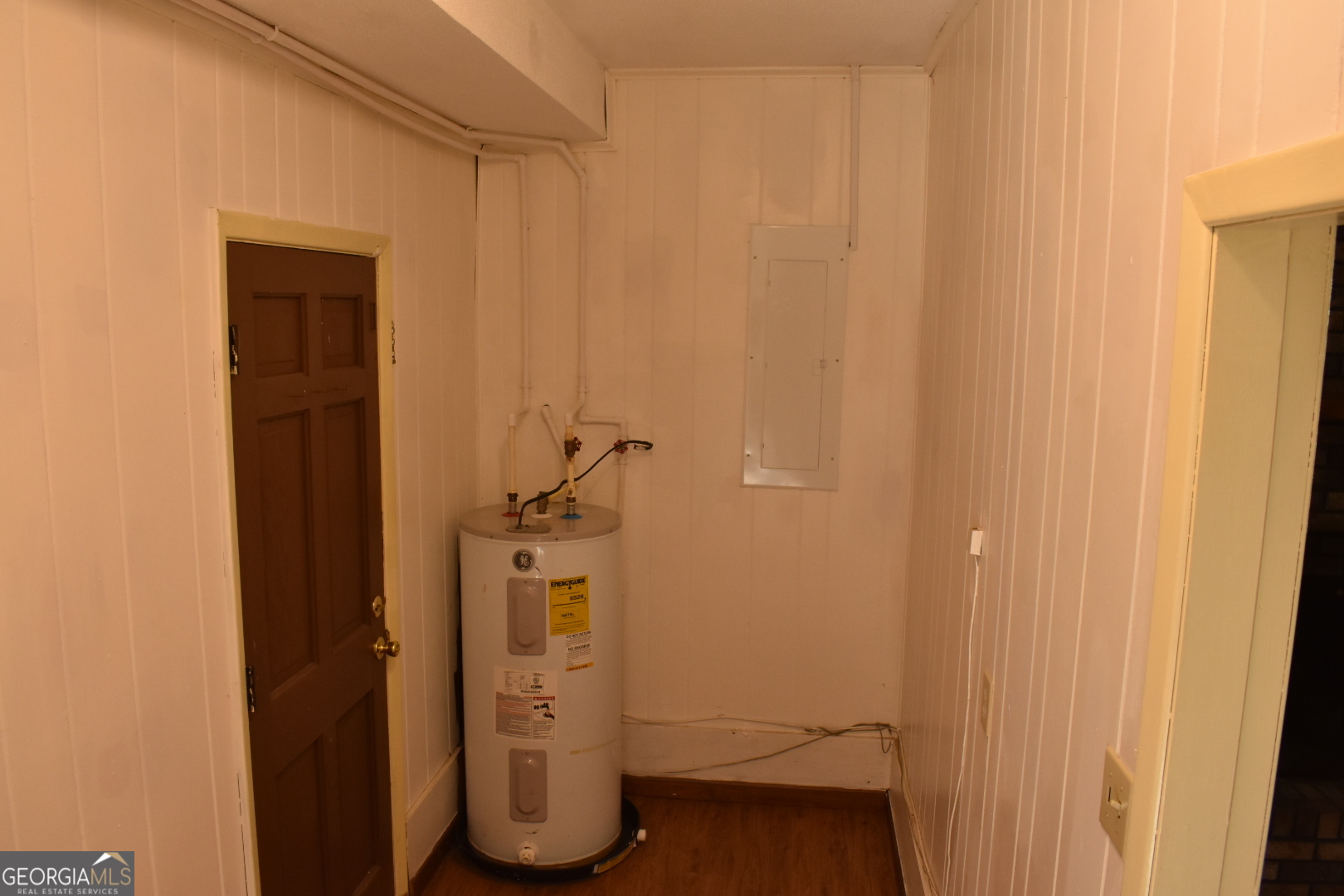 2334 Commerce Road Property Photo 7
