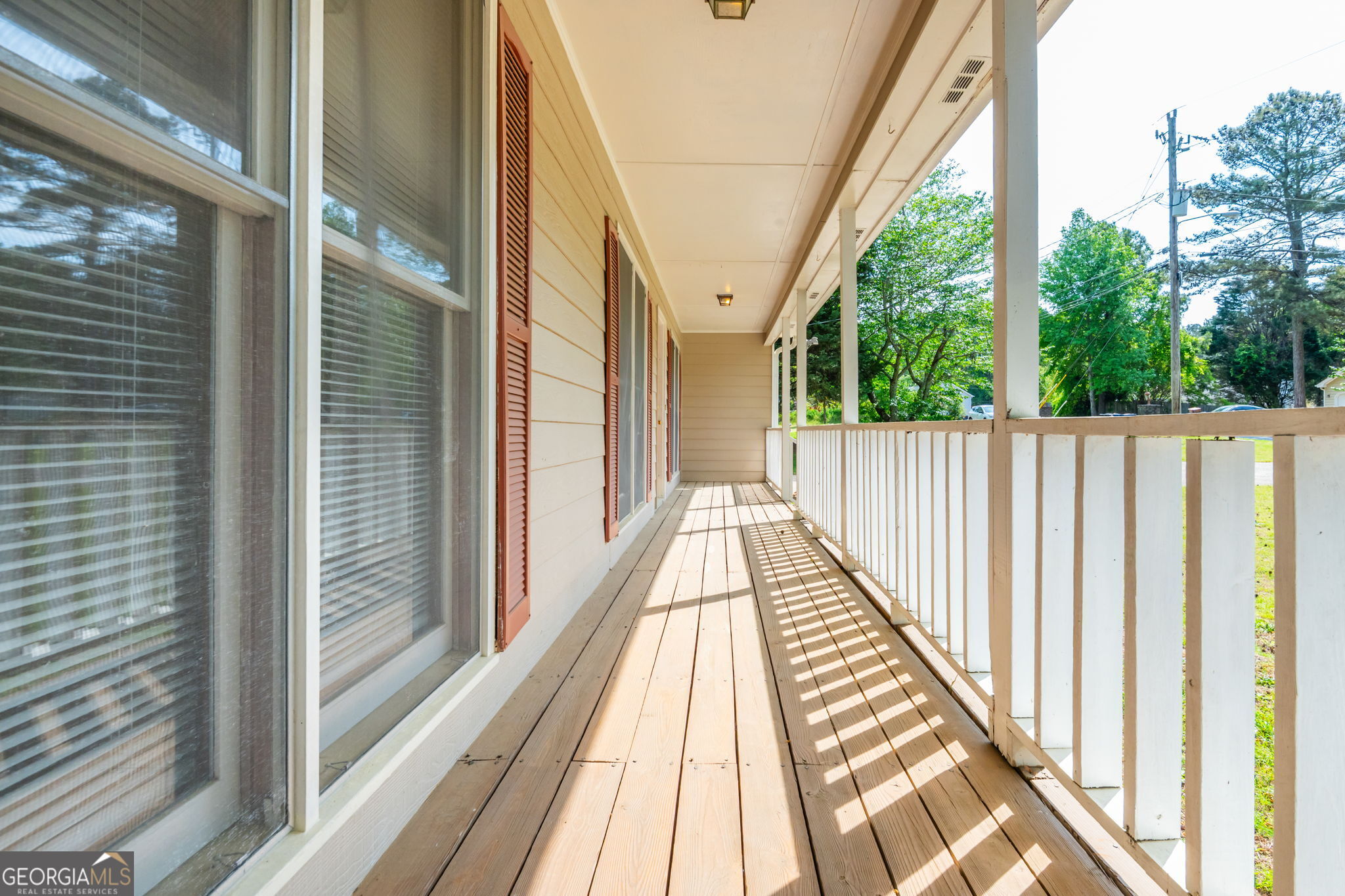 1544 Pine Creek Way Property Photo 3