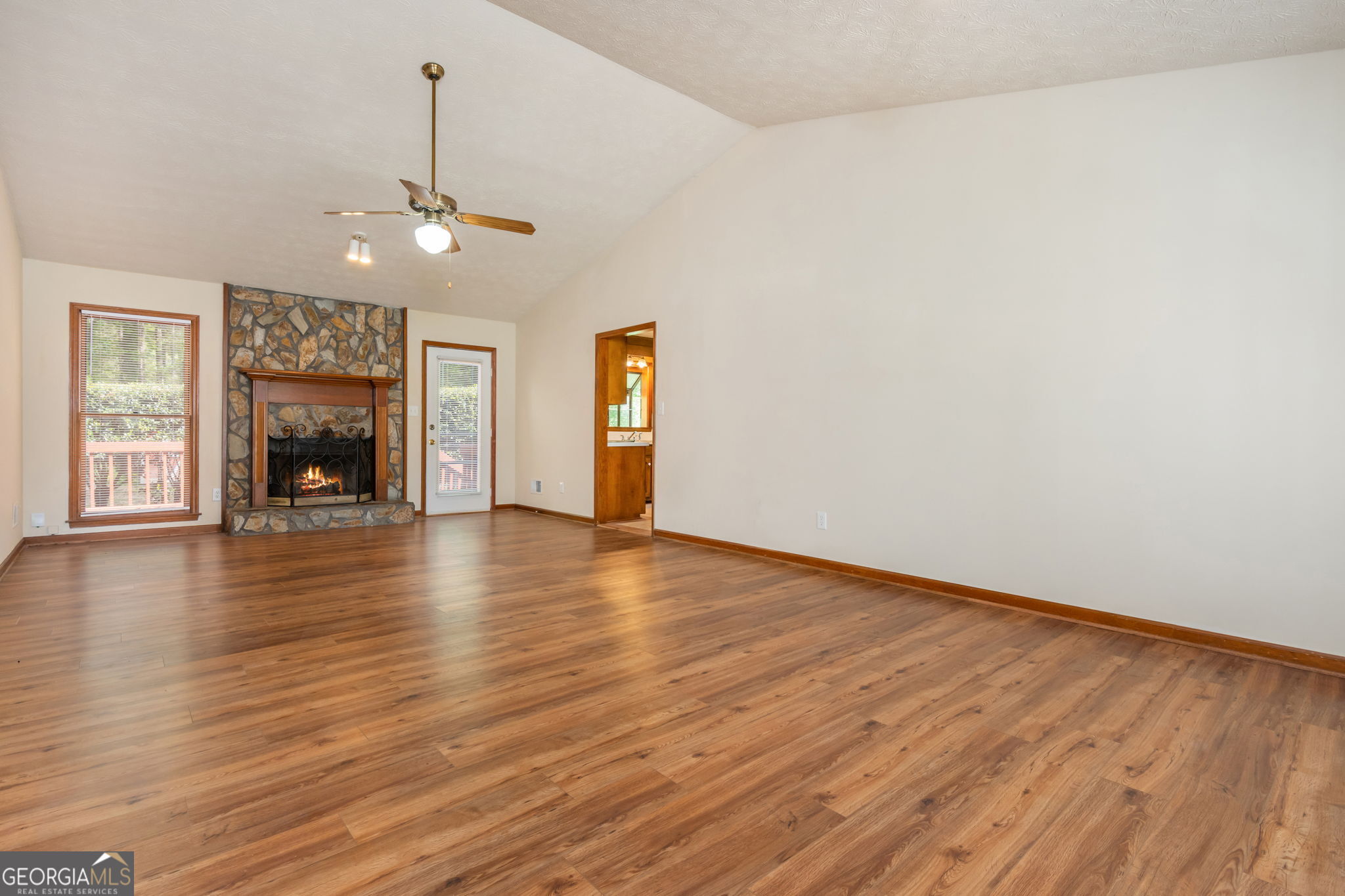 1544 Pine Creek Way Property Photo 6