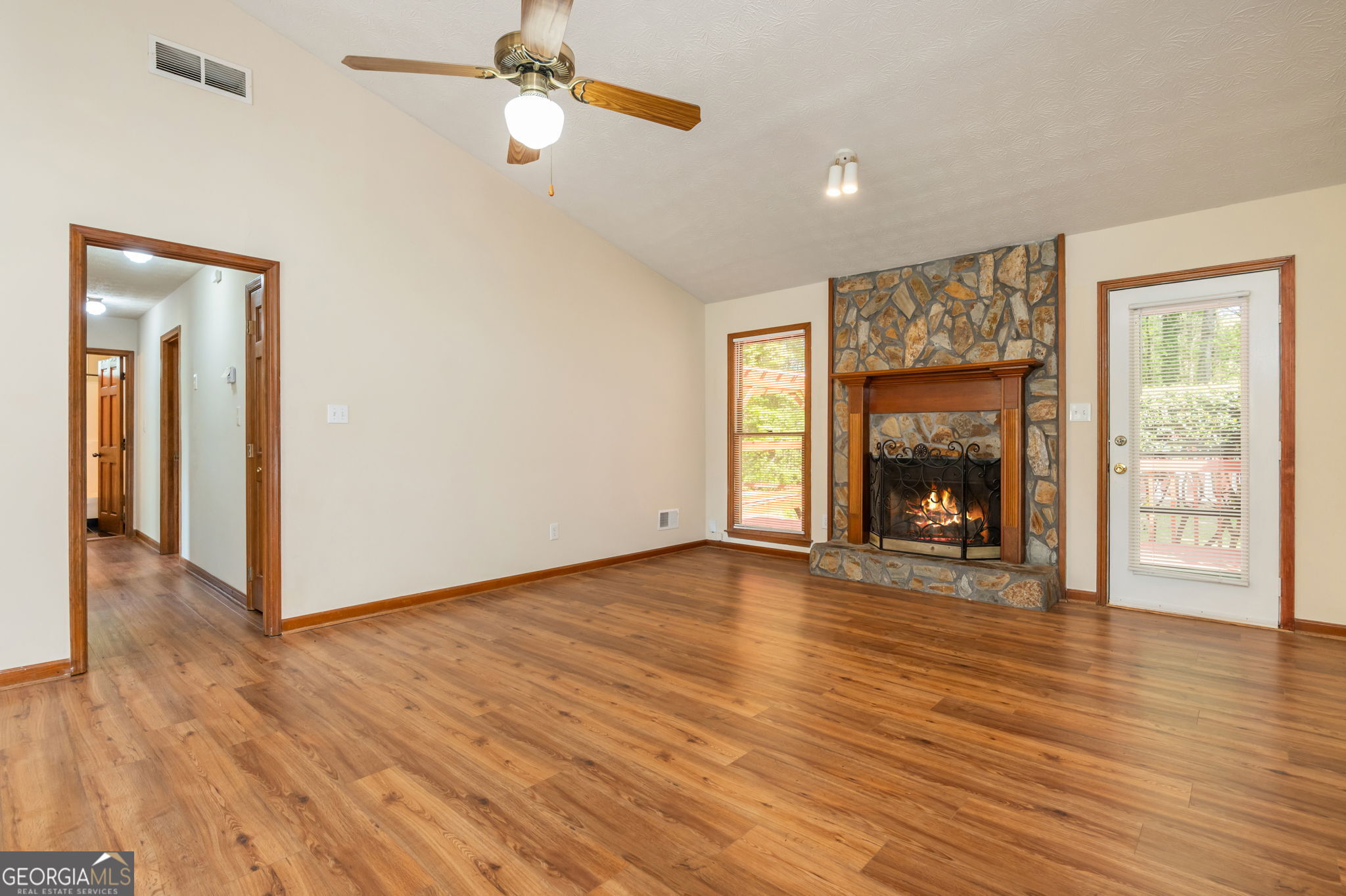 1544 Pine Creek Way Property Photo 10