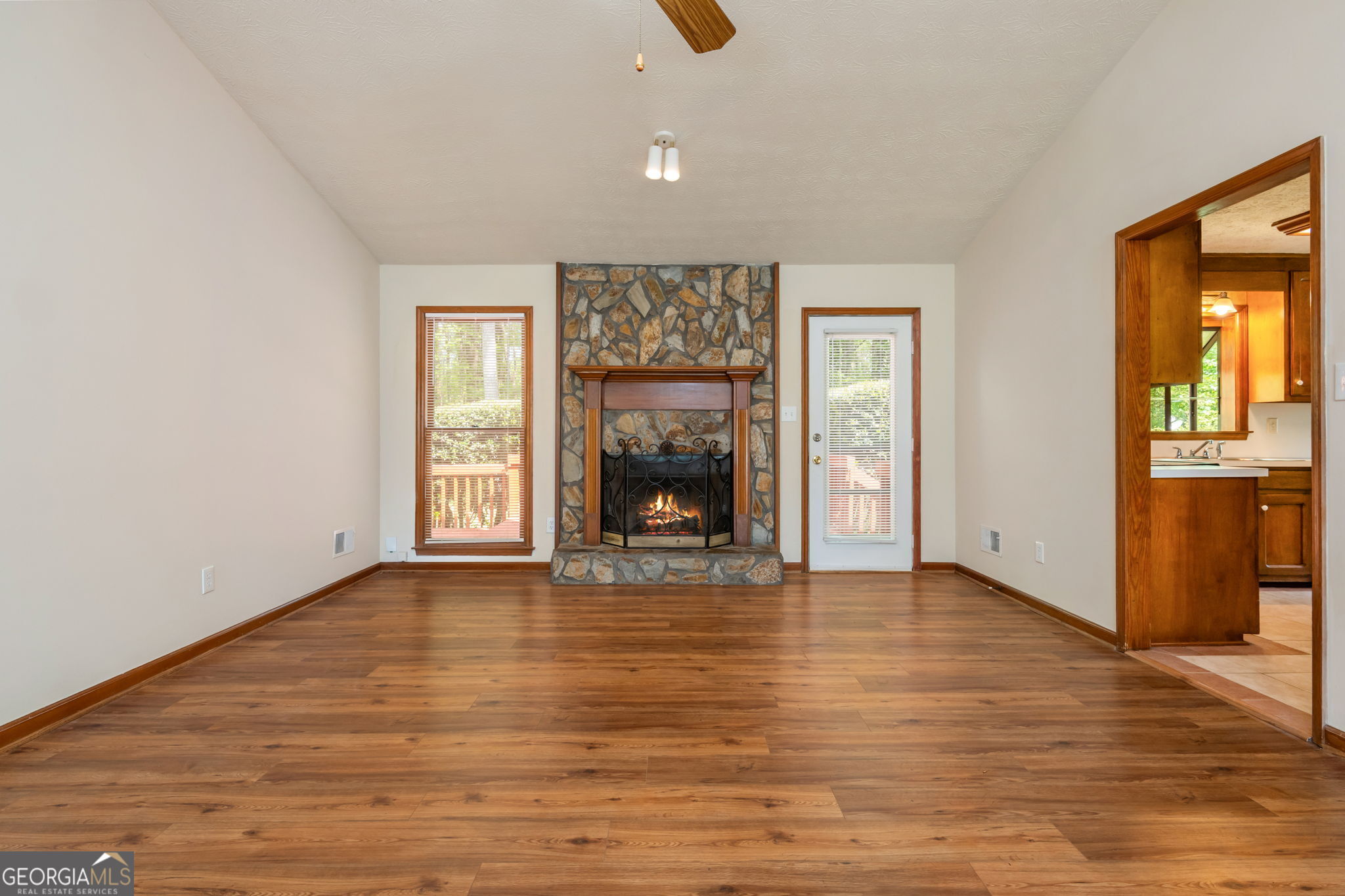 1544 Pine Creek Way Property Photo 11