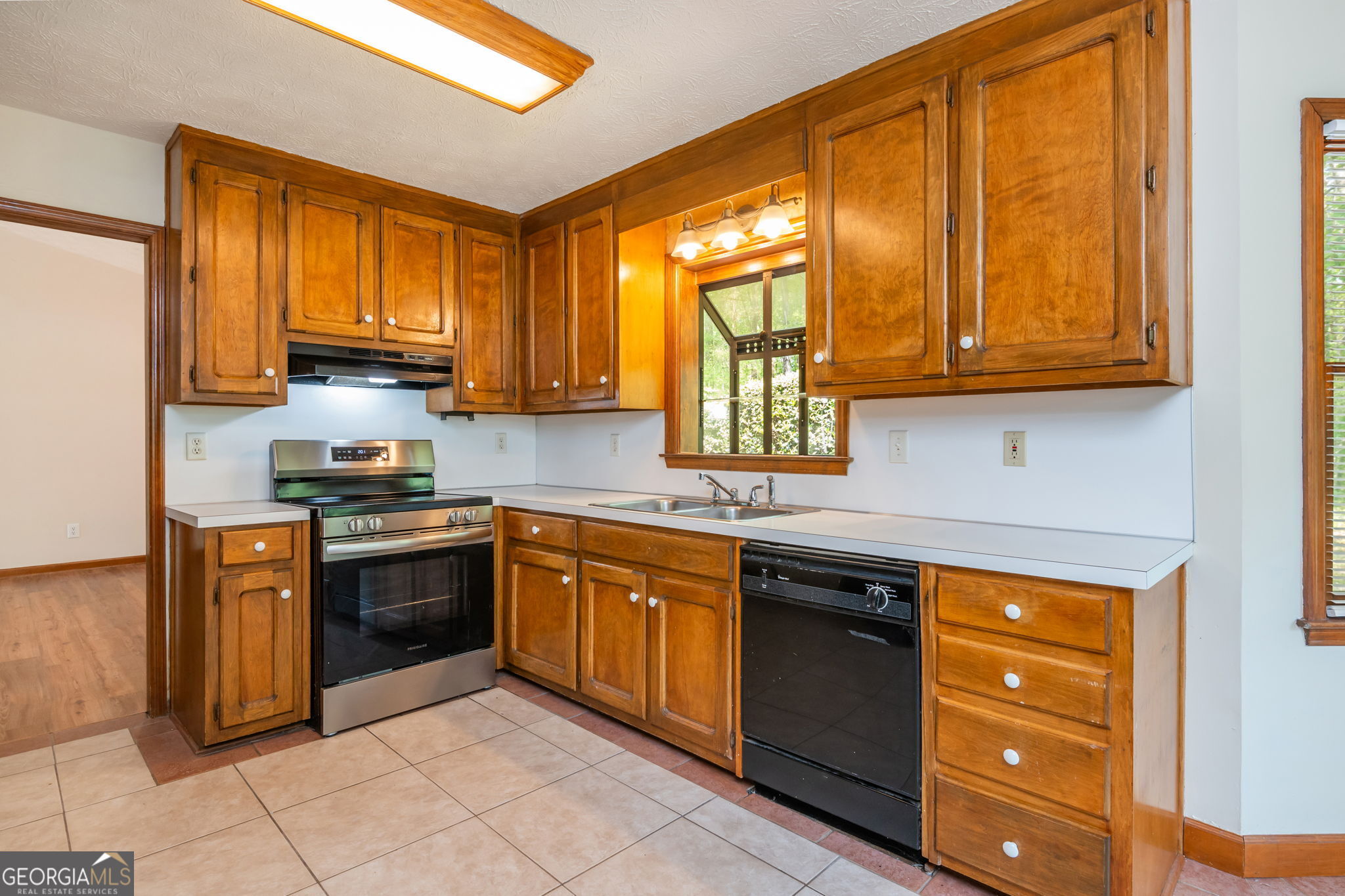 1544 Pine Creek Way Property Photo 17