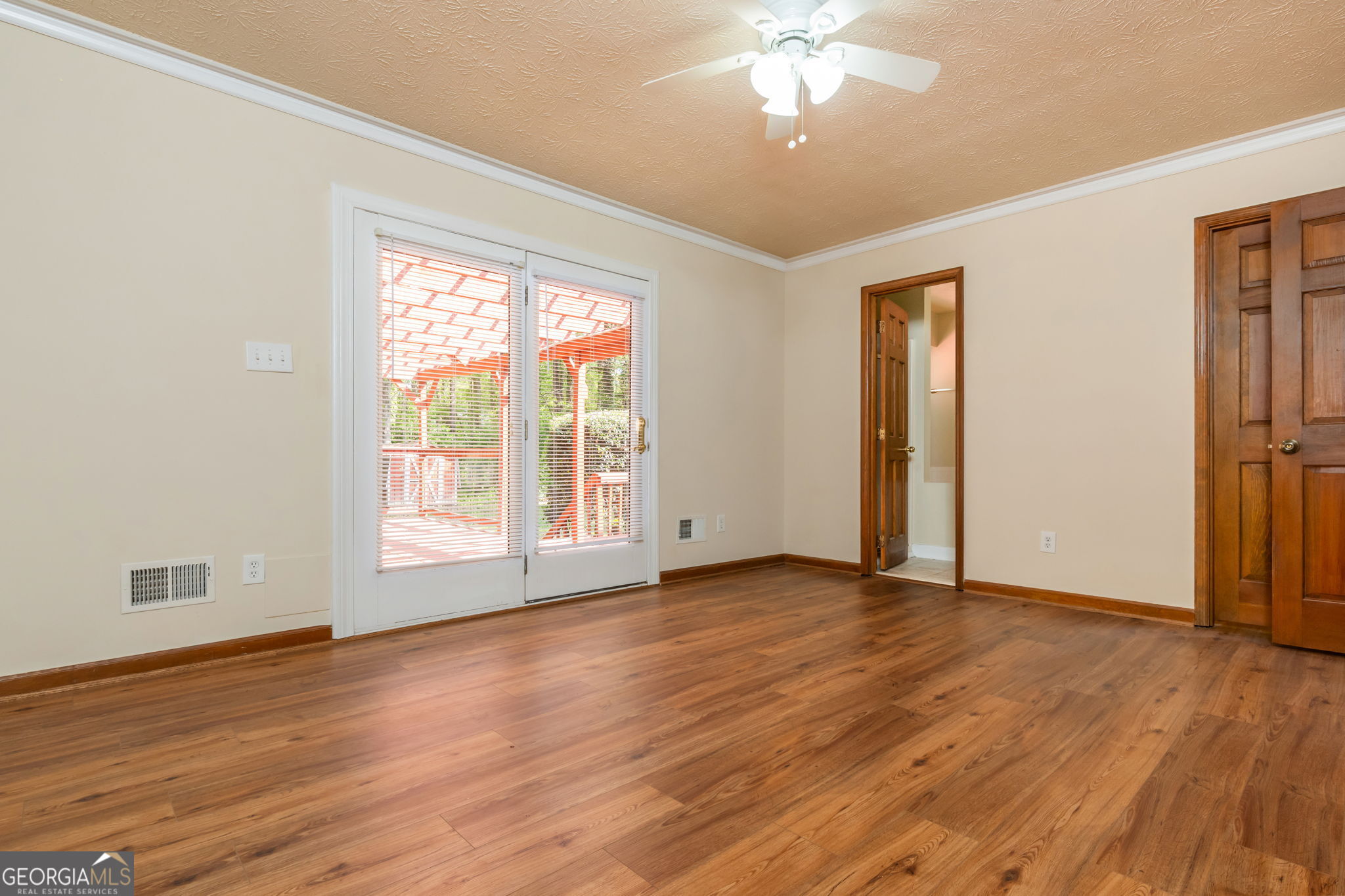 1544 Pine Creek Way Property Photo 23