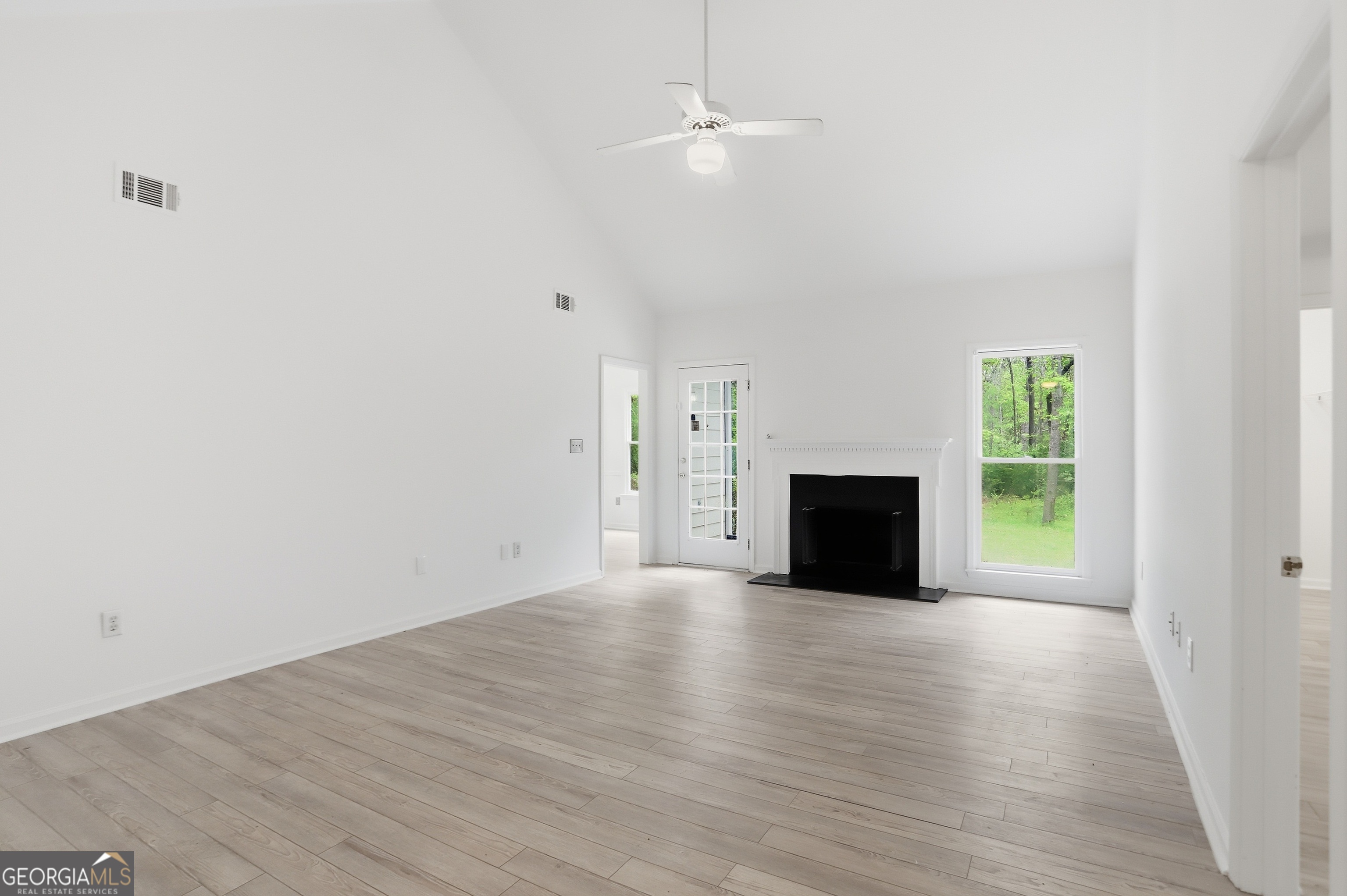 120 Brookstone Court Property Photo 3