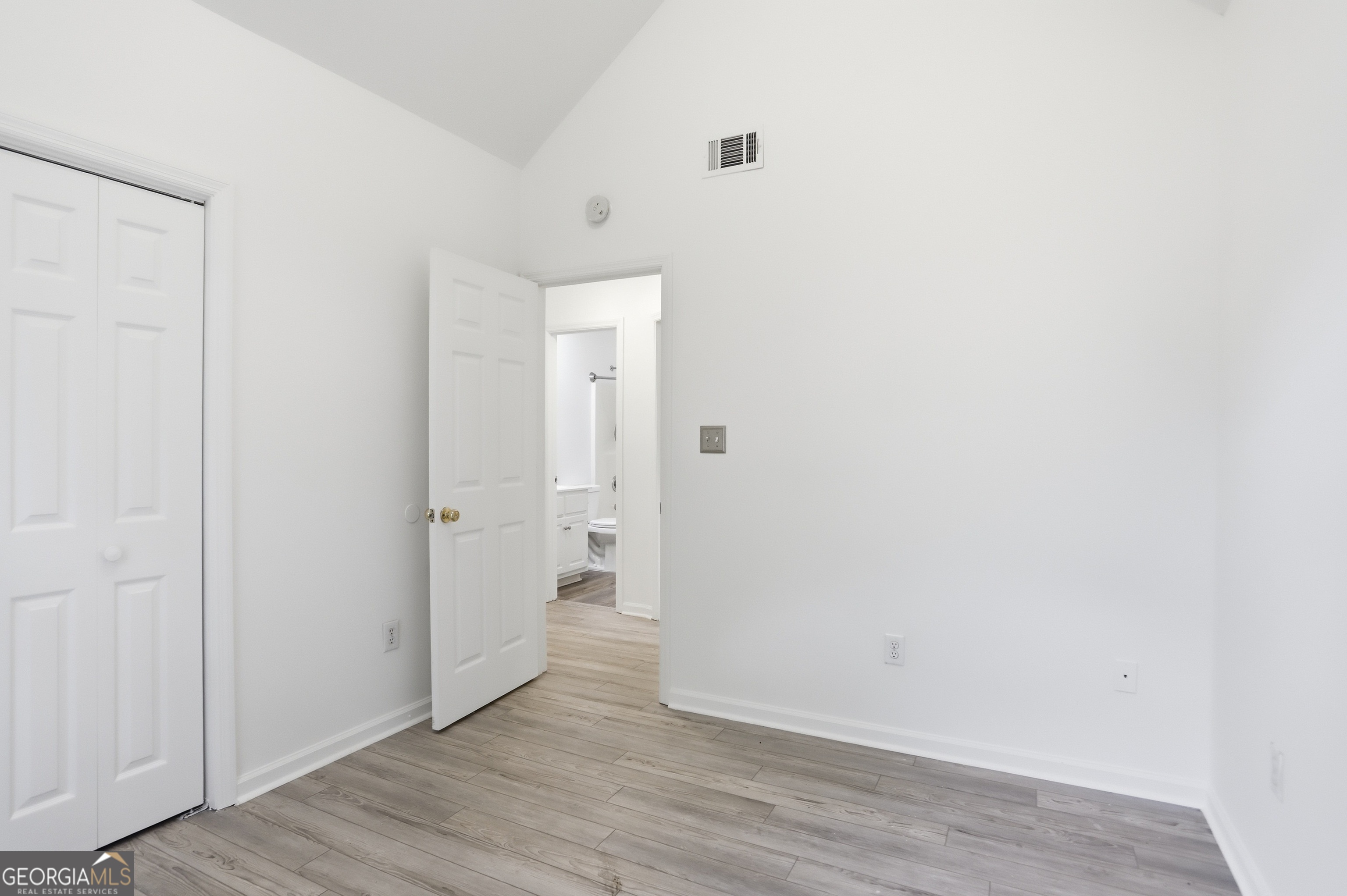 120 Brookstone Court Property Photo 15