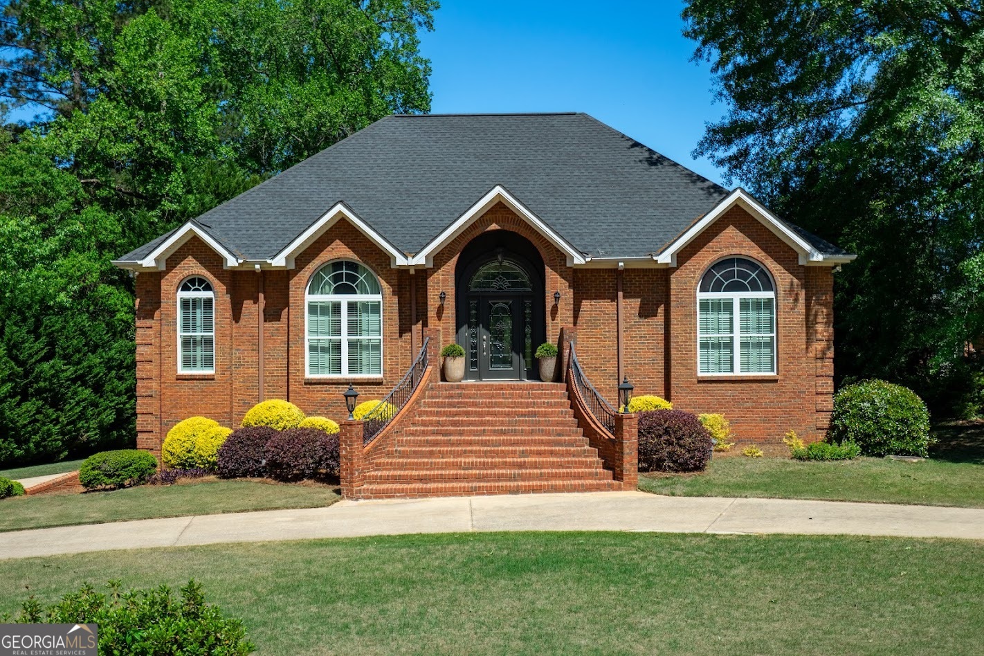 910 Piney Woods Drive Property Photo 1