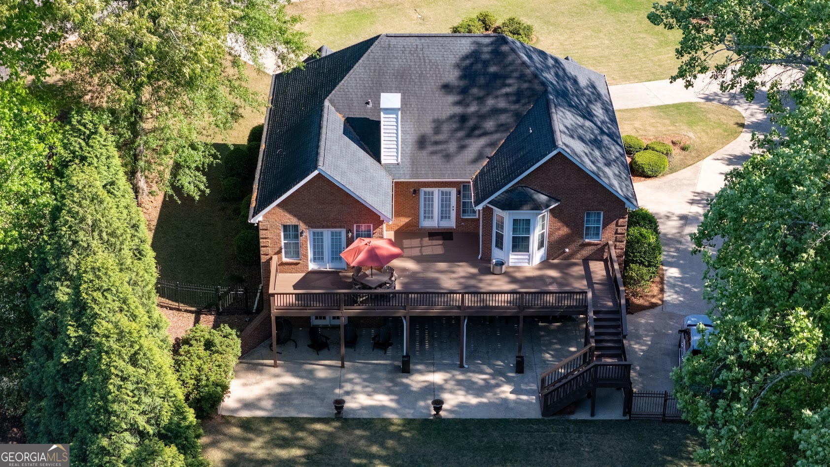 910 Piney Woods Drive Property Photo 3
