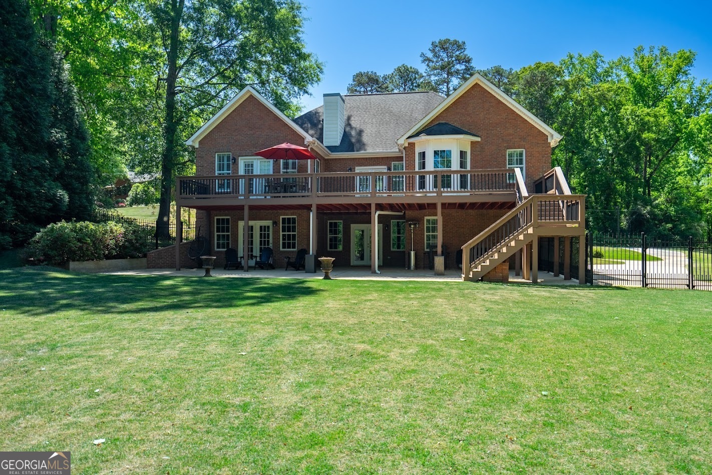 910 Piney Woods Drive Property Photo 4