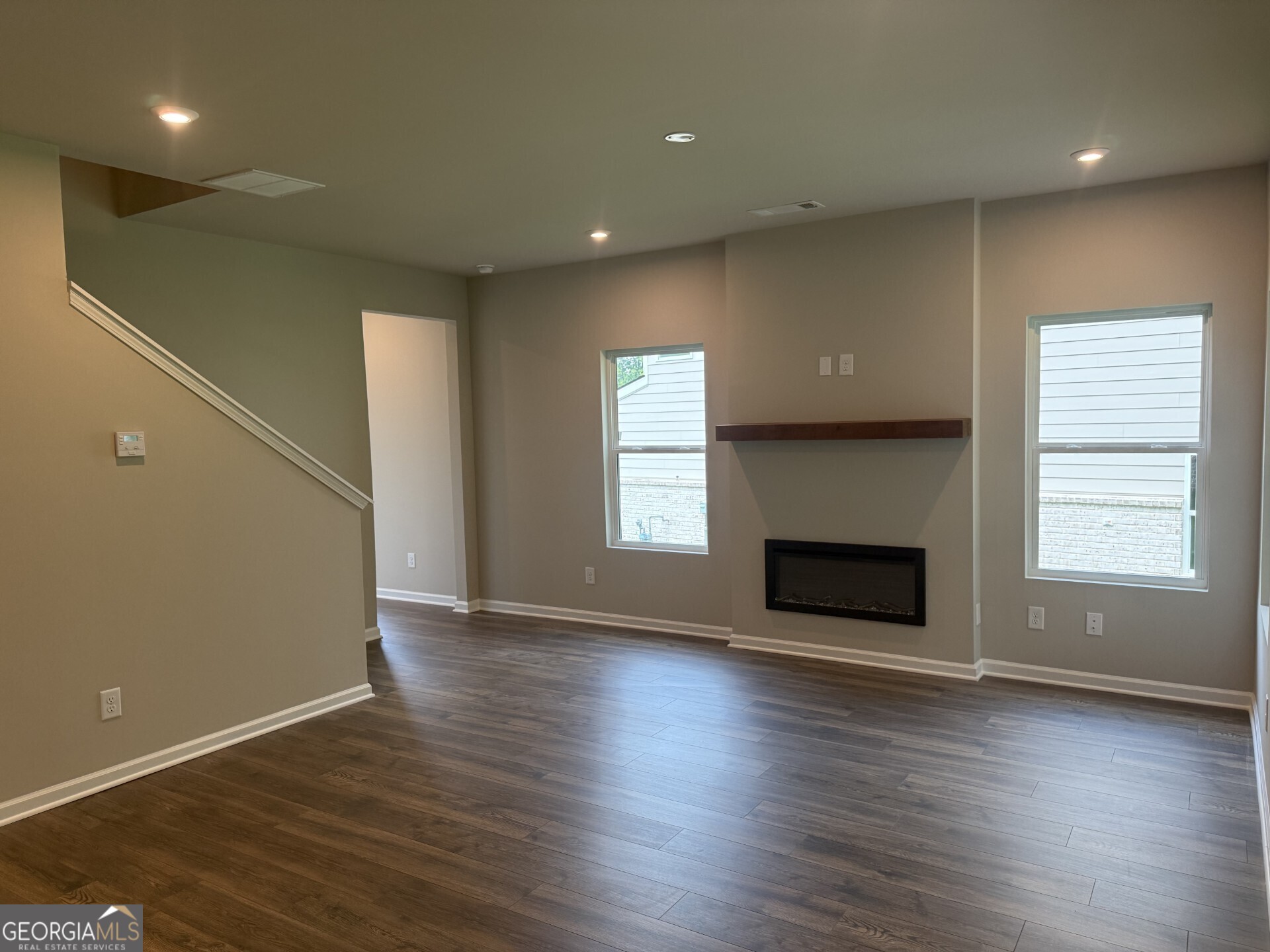 2030 Linda Drive Property Photo 5