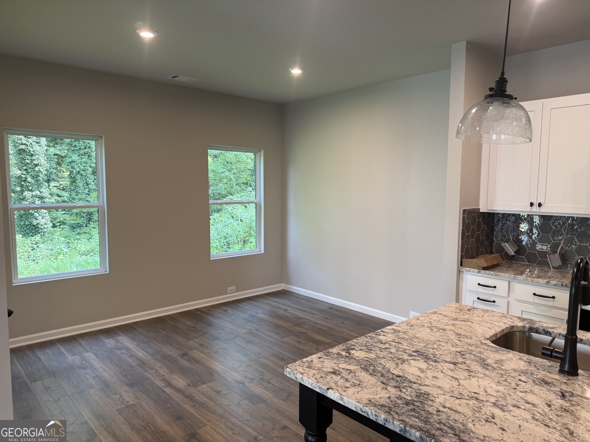 2030 Linda Drive Property Photo 6