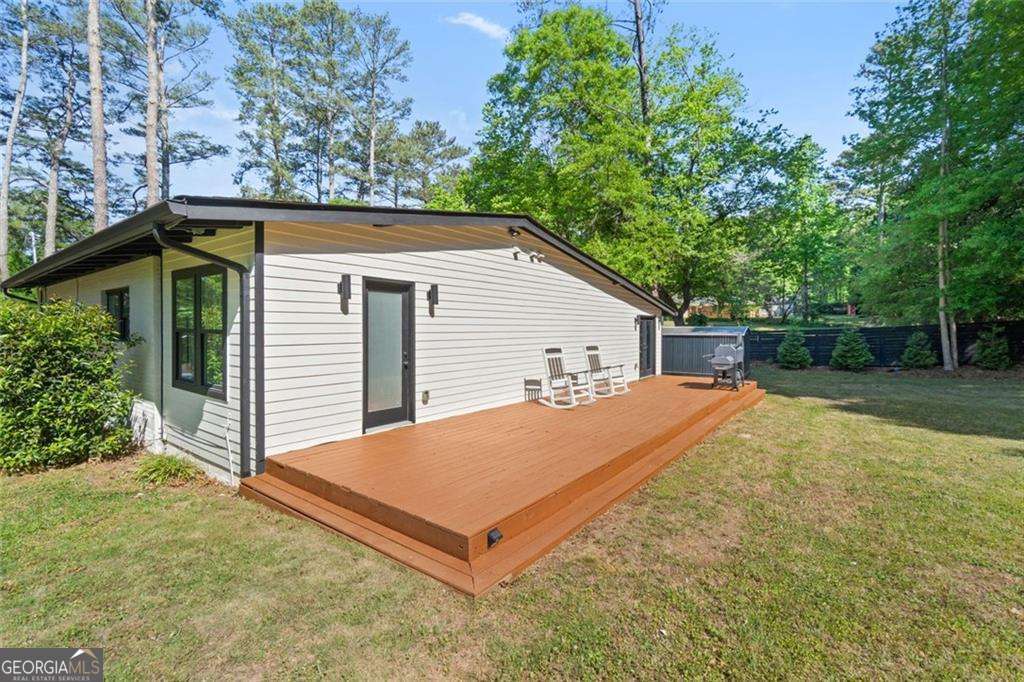 2061 Shady Lane Property Photo 16