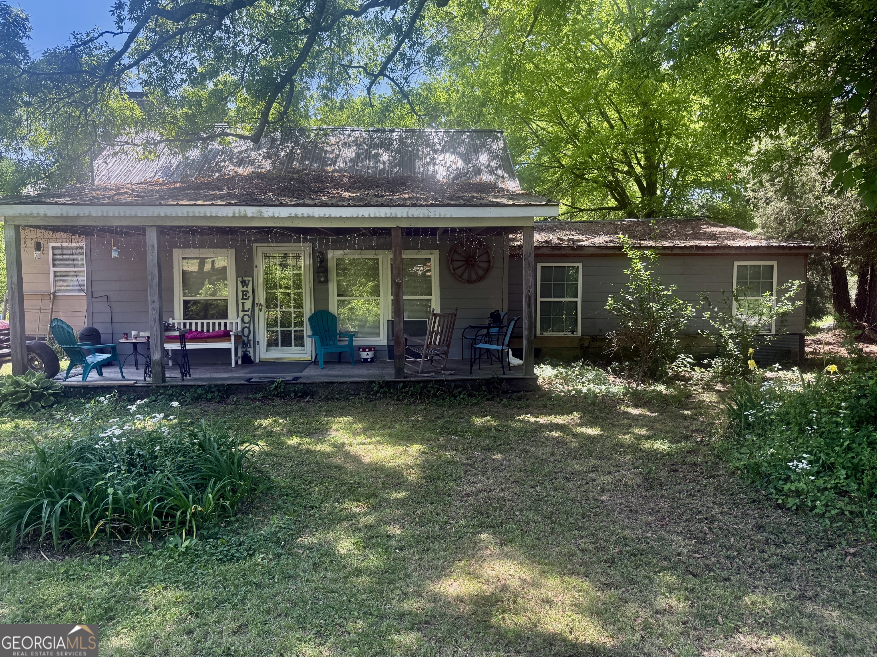 1072 Mountain View Road Property Photo 1