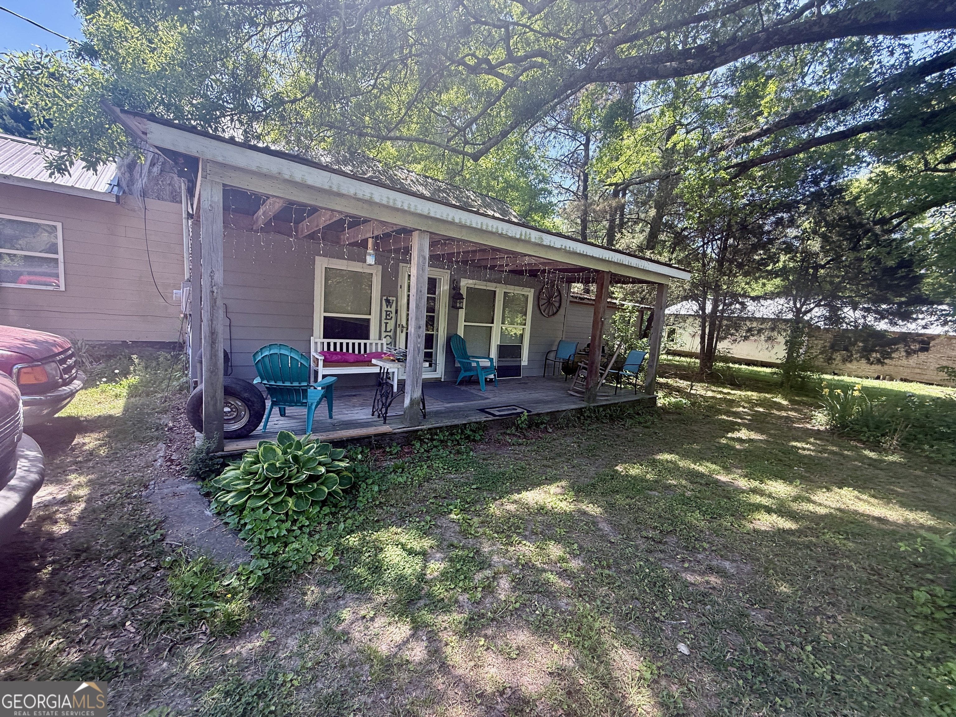 1072 Mountain View Road Property Photo 2