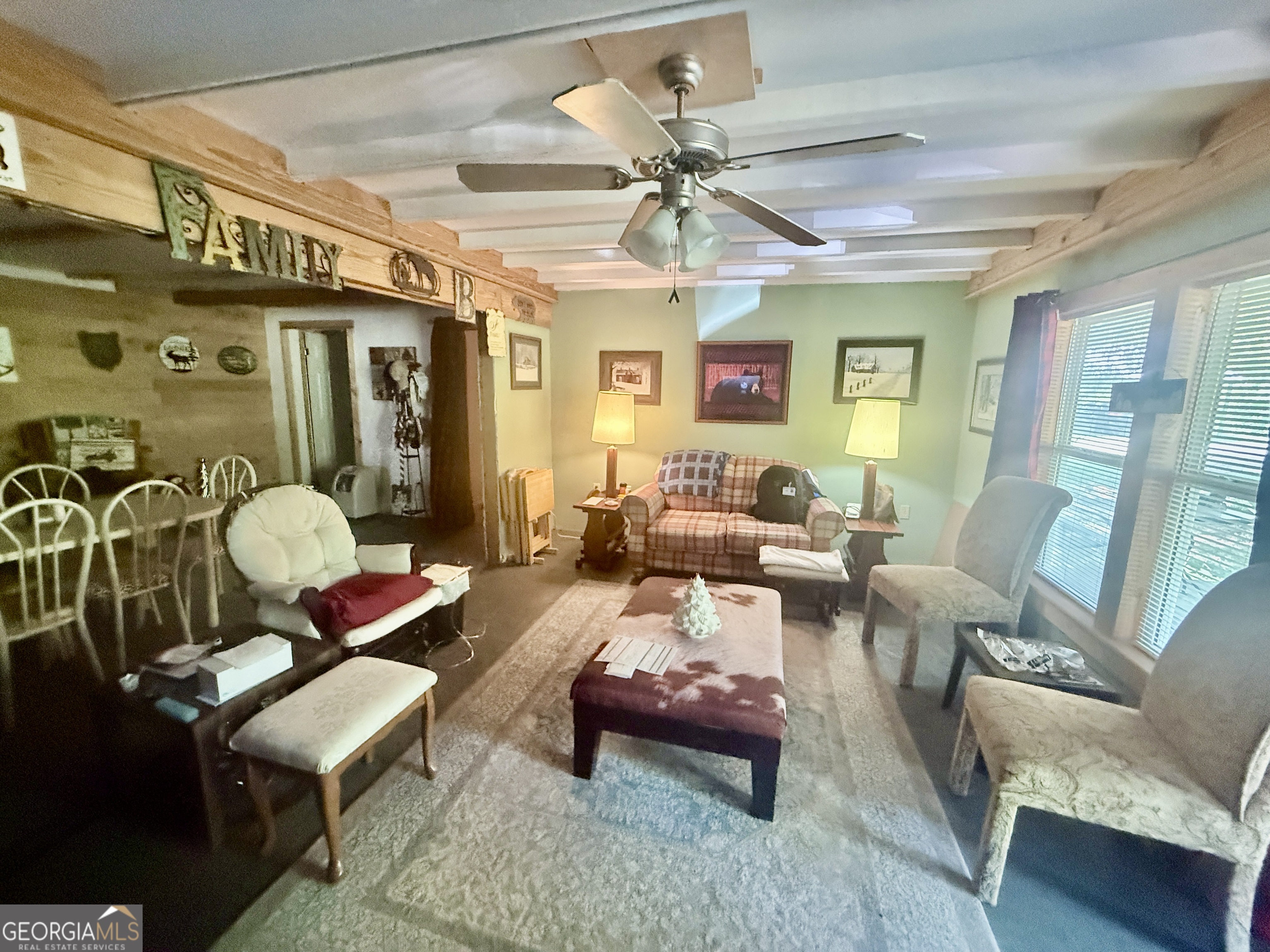 1072 Mountain View Road Property Photo 3