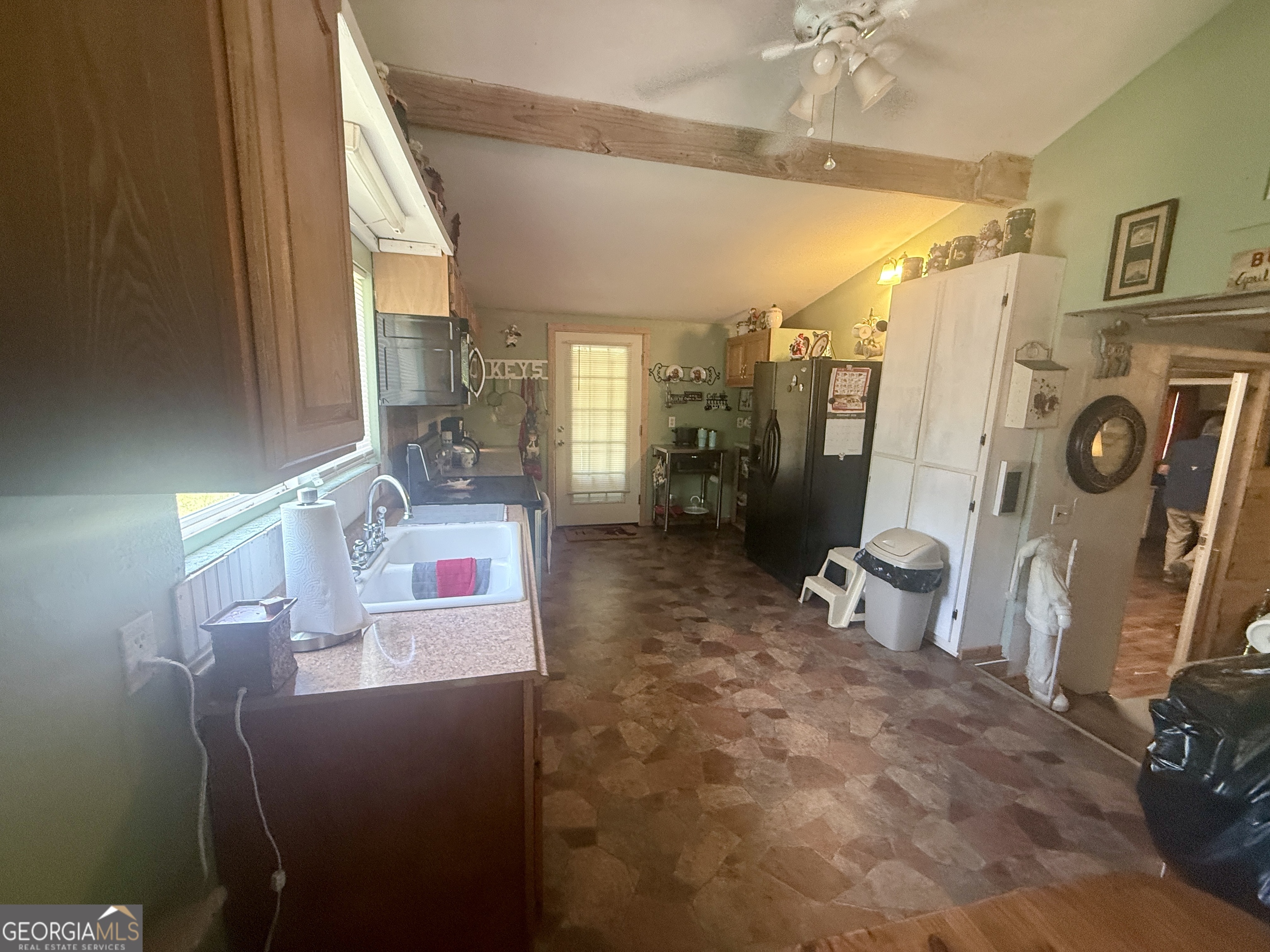 1072 Mountain View Road Property Photo 6