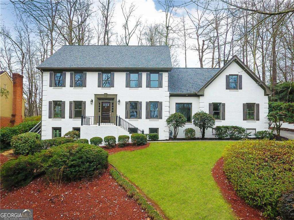 1565 Summerset Drive Property Photo 1