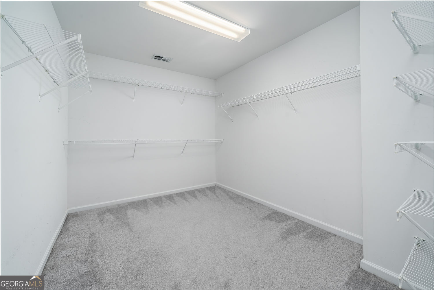 850 Highcrest Drive Property Photo 14