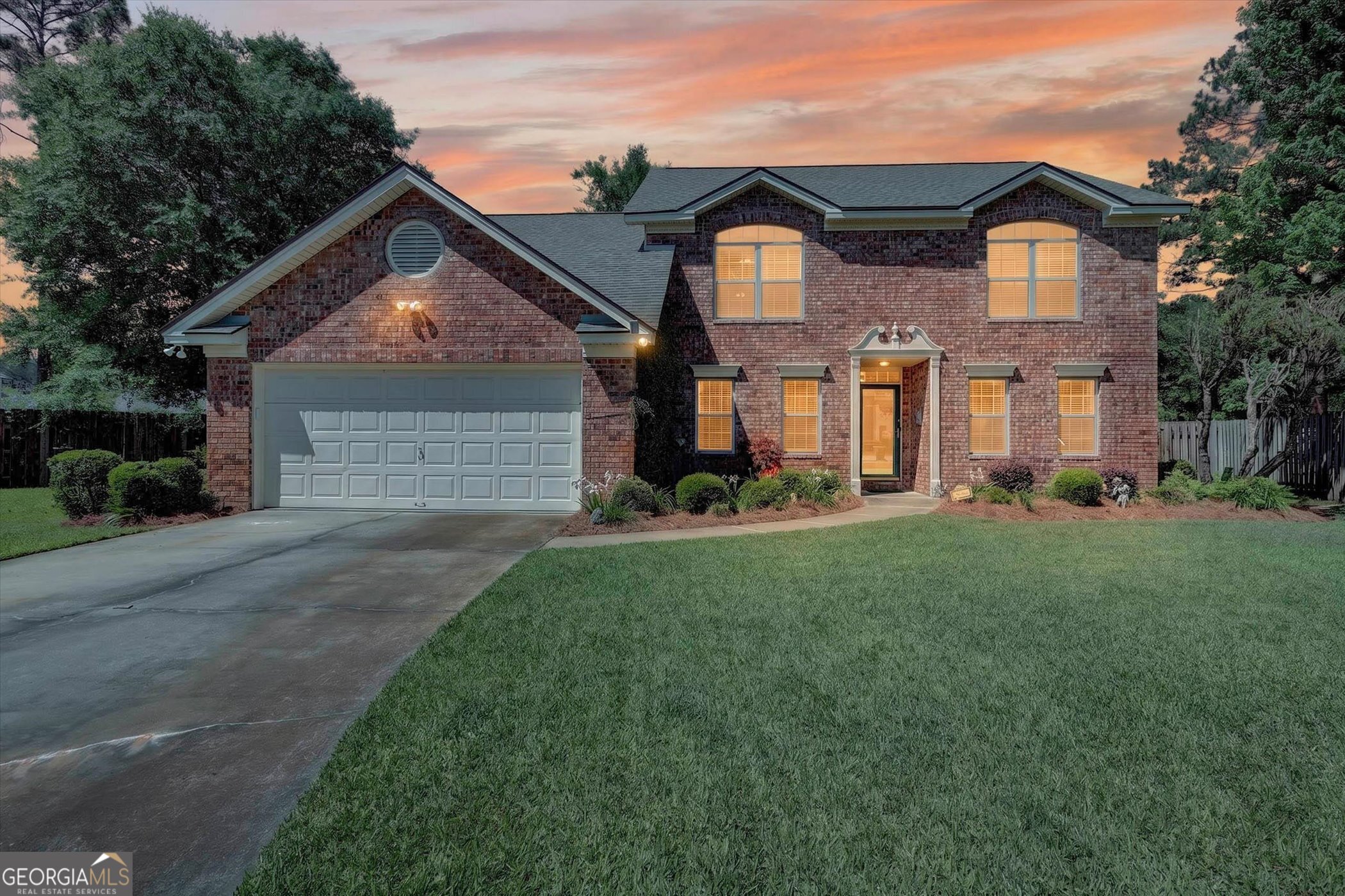 7 Towne Lake Court Property Photo 1