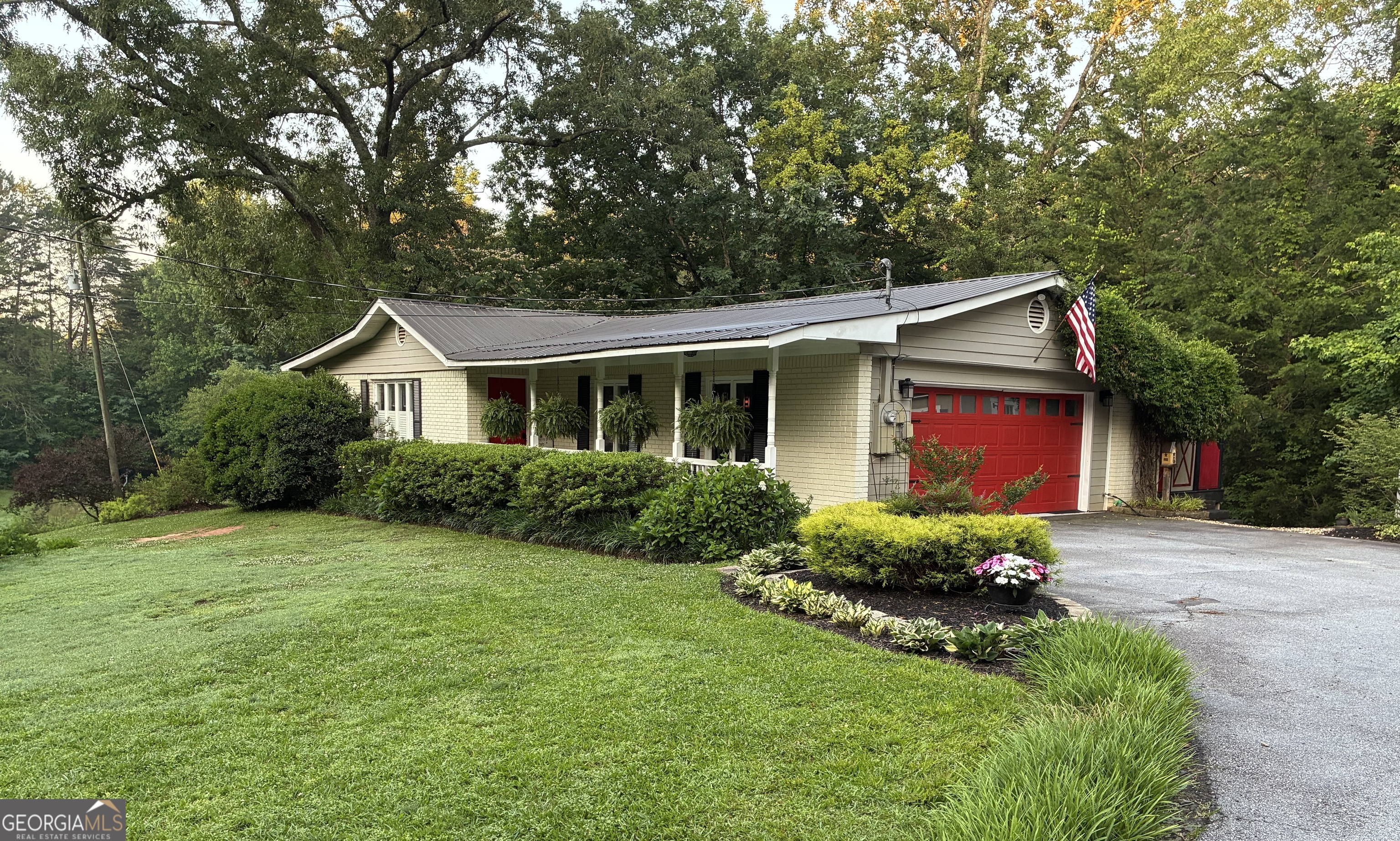 238 Currahee Circle Property Photo 1