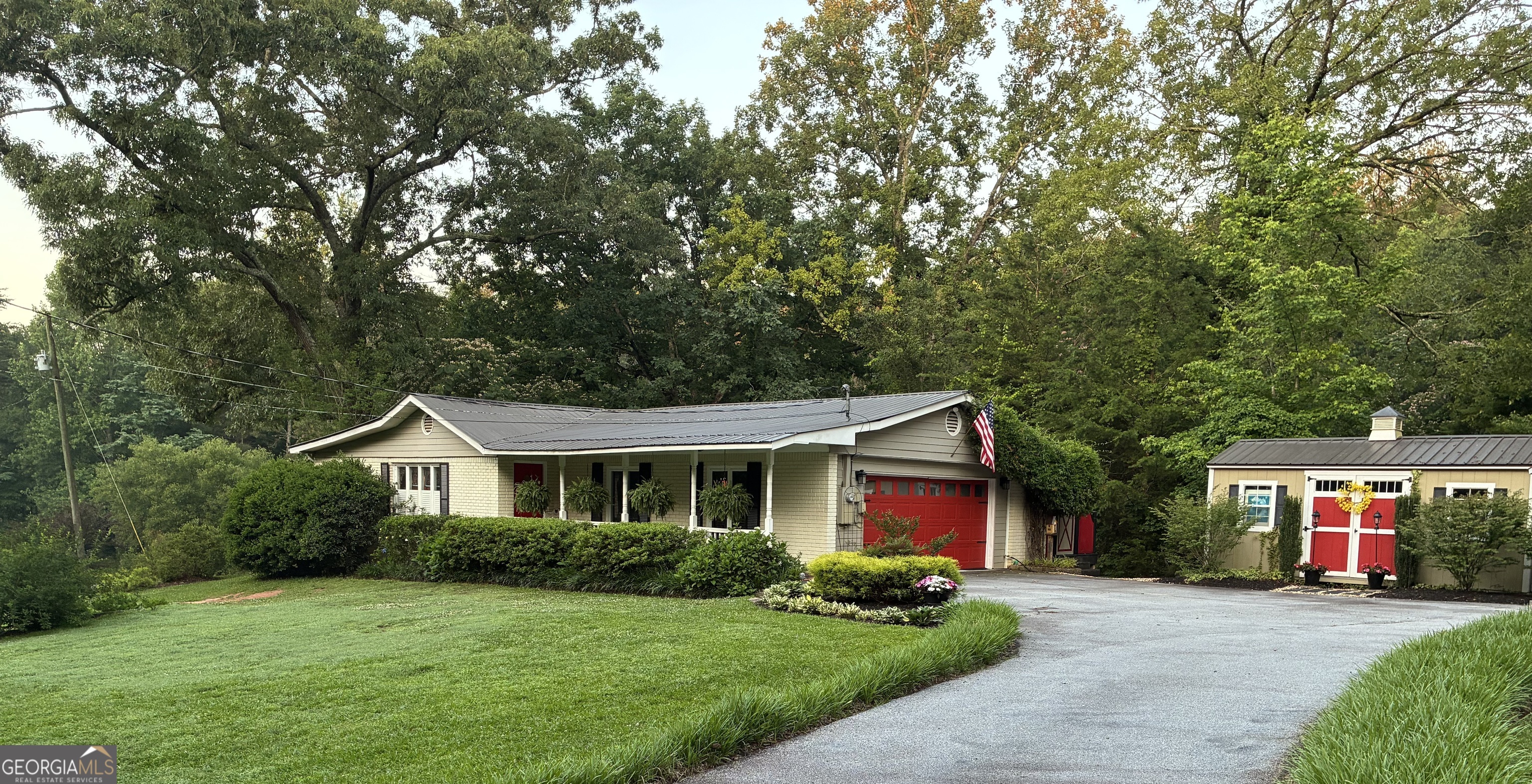 238 Currahee Circle Property Photo 1