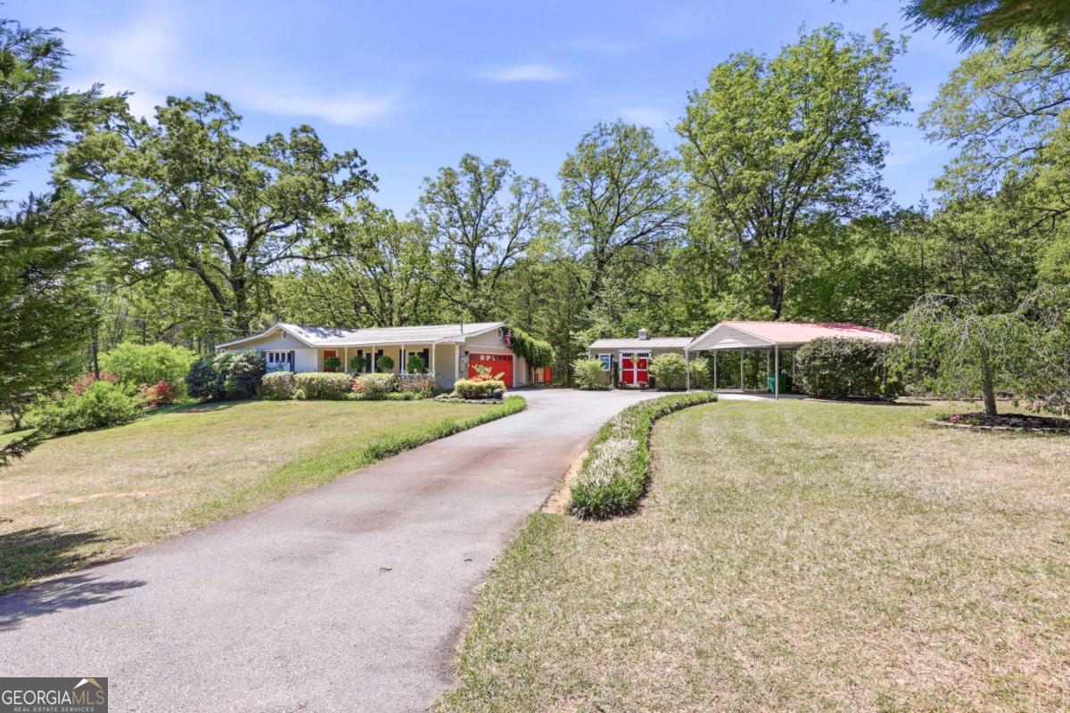 238 Currahee Circle Property Photo 4
