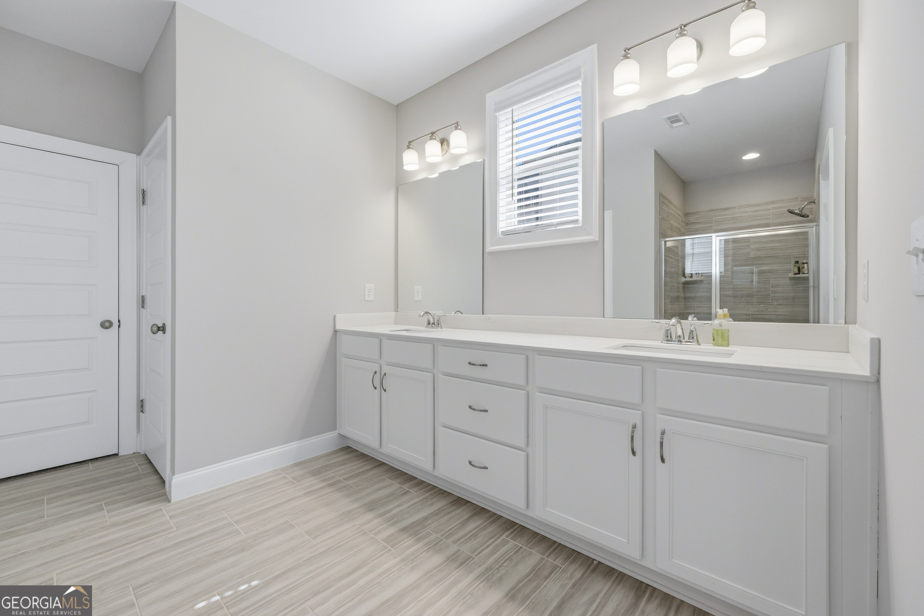 357 Edgewater Drive Property Photo 14