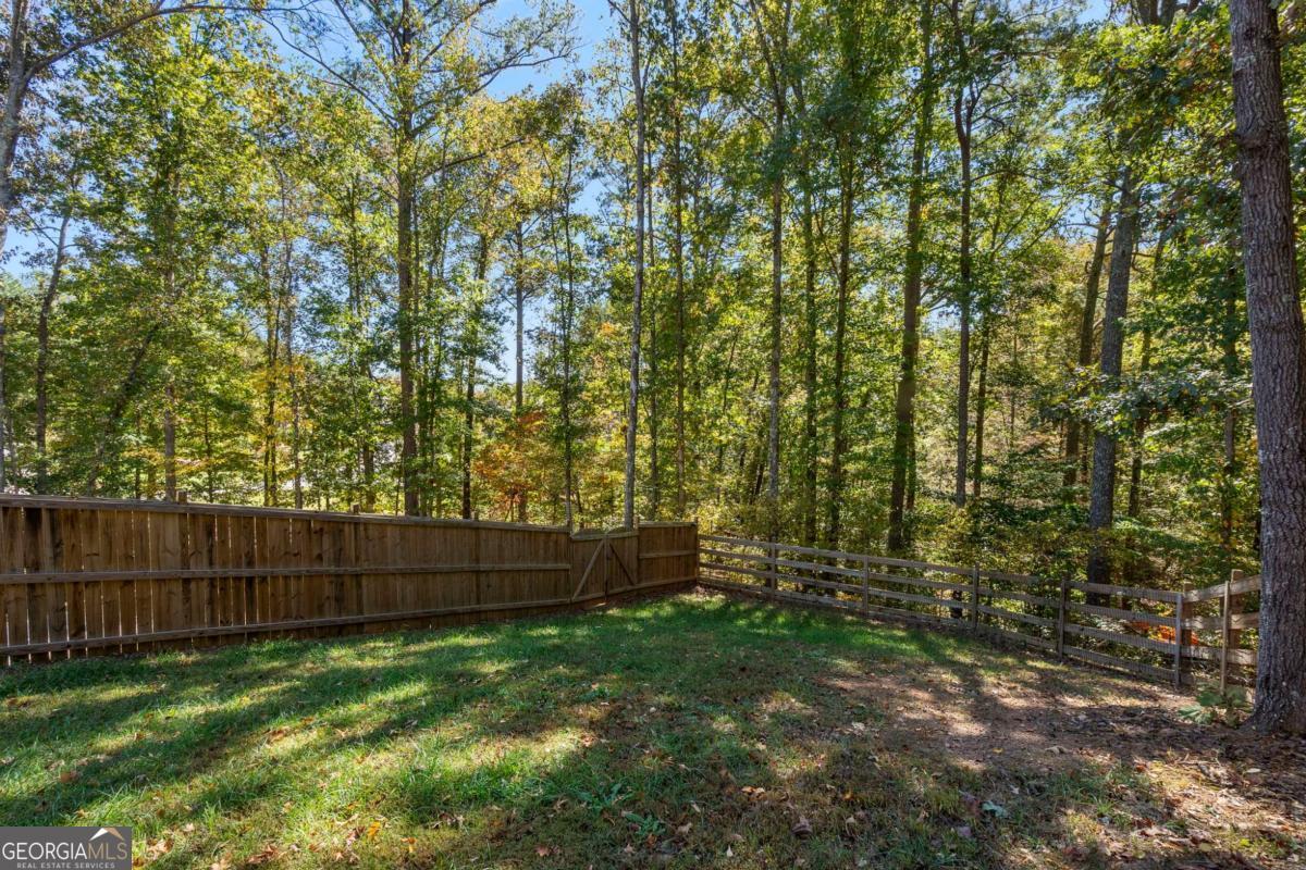 17 Pinoak Trail Se Property Photo 37