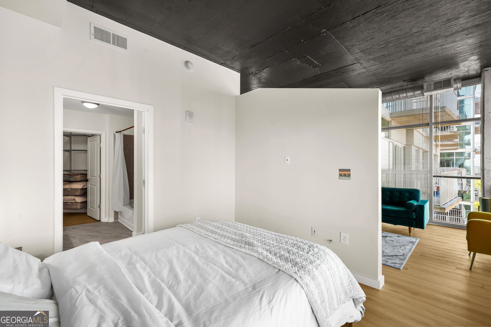 250 Pharr Road Ne Apt 1702 Property Photo 12