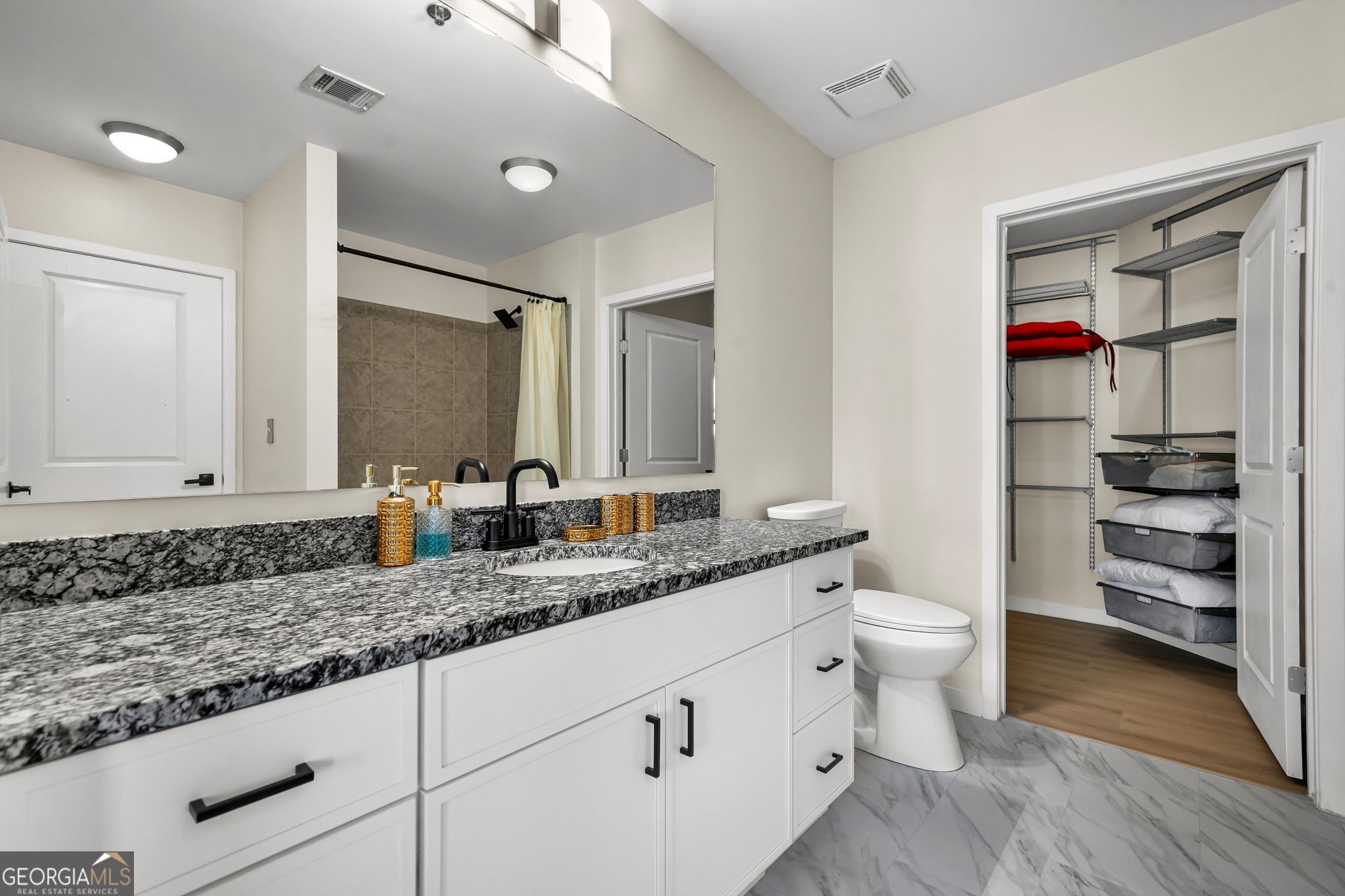 250 Pharr Road Ne Apt 1702 Property Photo 13