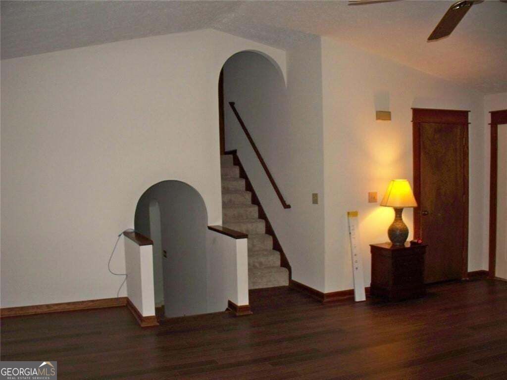 219 Park Avenue Property Photo 9
