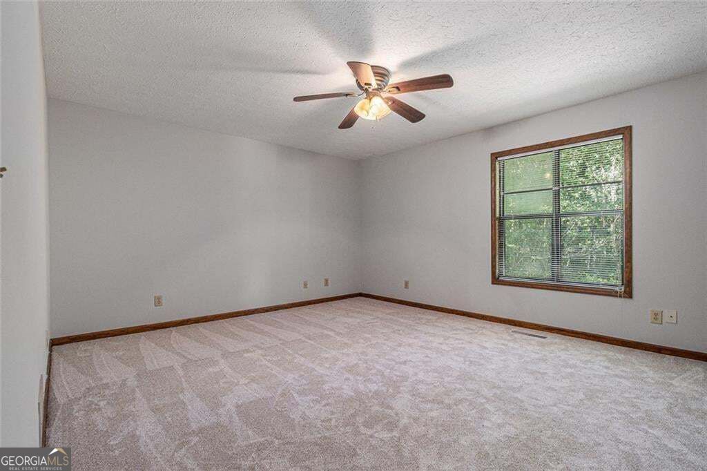 219 Park Avenue Property Photo 15