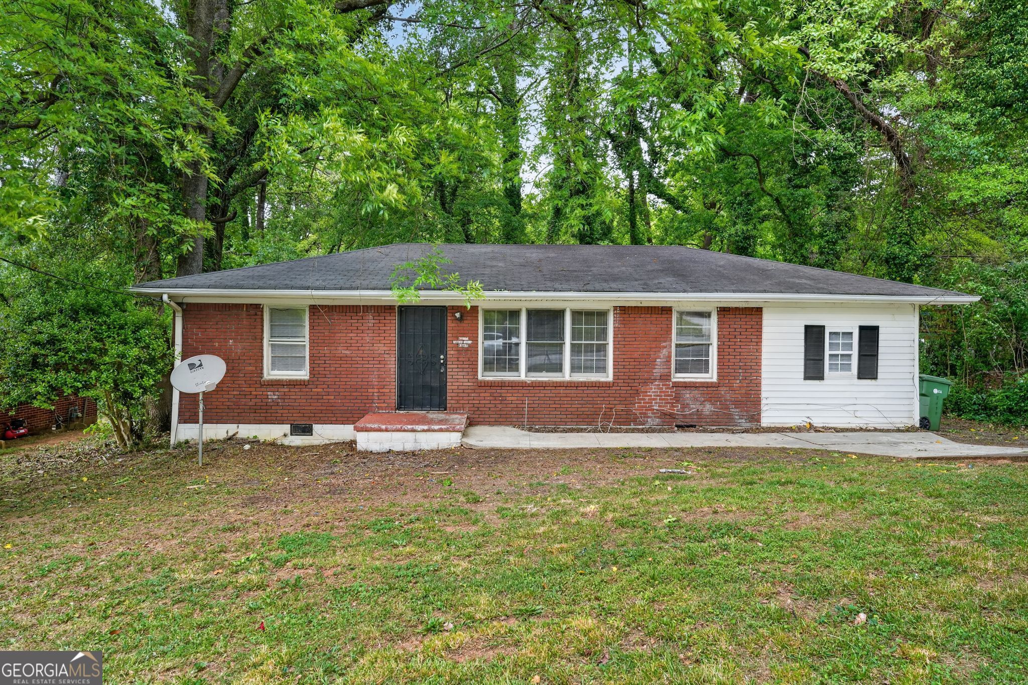 2416 Meadow Park Drive SW