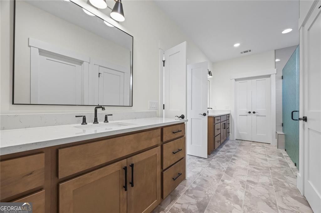 575 Hardy Road Property Photo 13