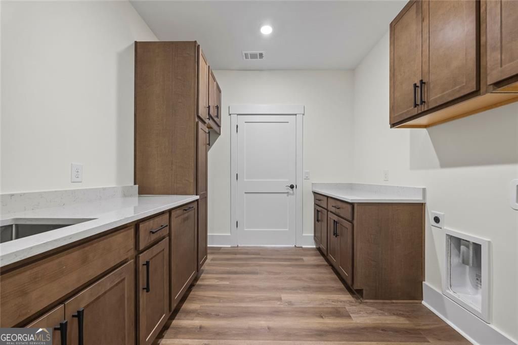 575 Hardy Road Property Photo 16