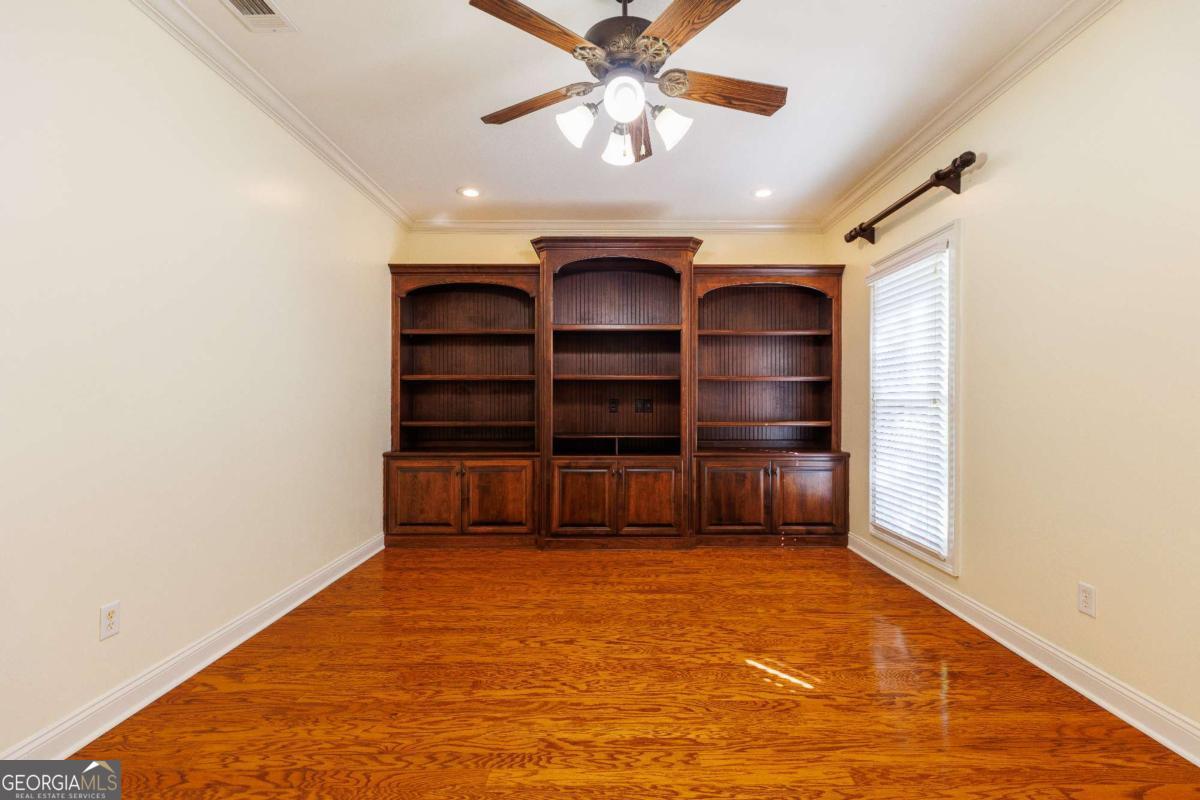 4305 Fouracre Place Property Photo 43