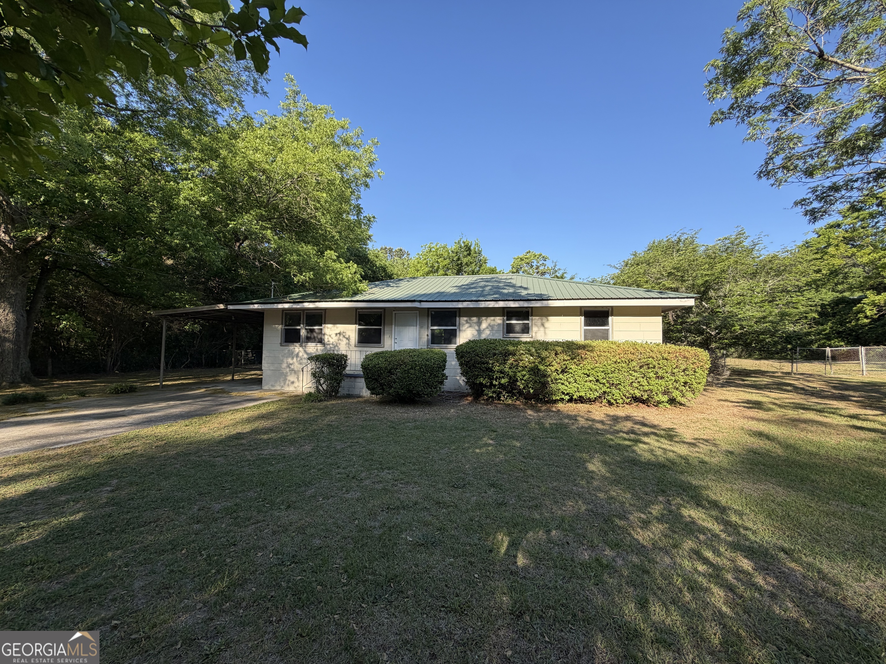 6045 Skipperton Road Property Photo 1