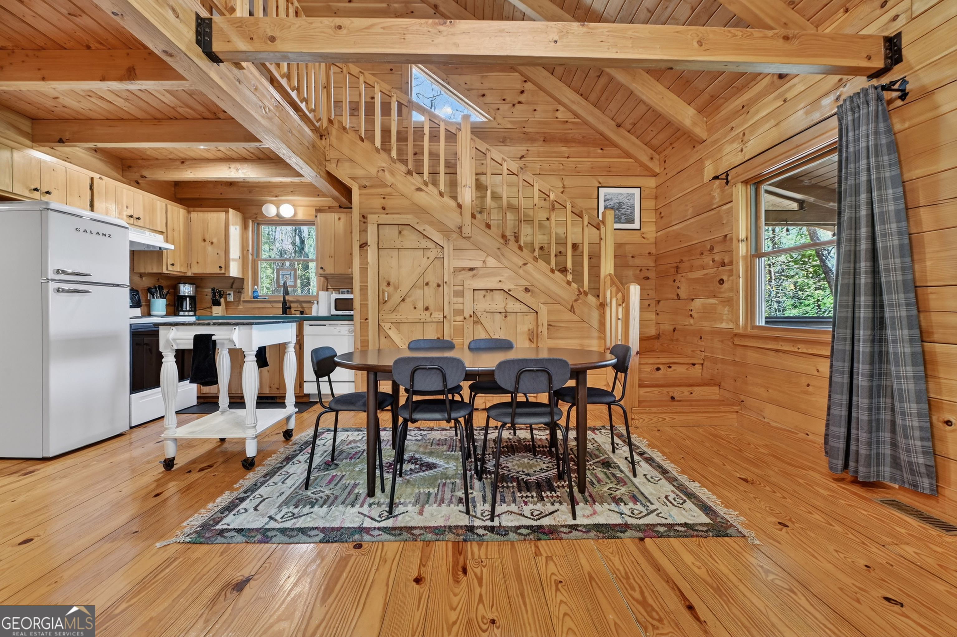 305 Kim Bolton Drive Property Photo 11