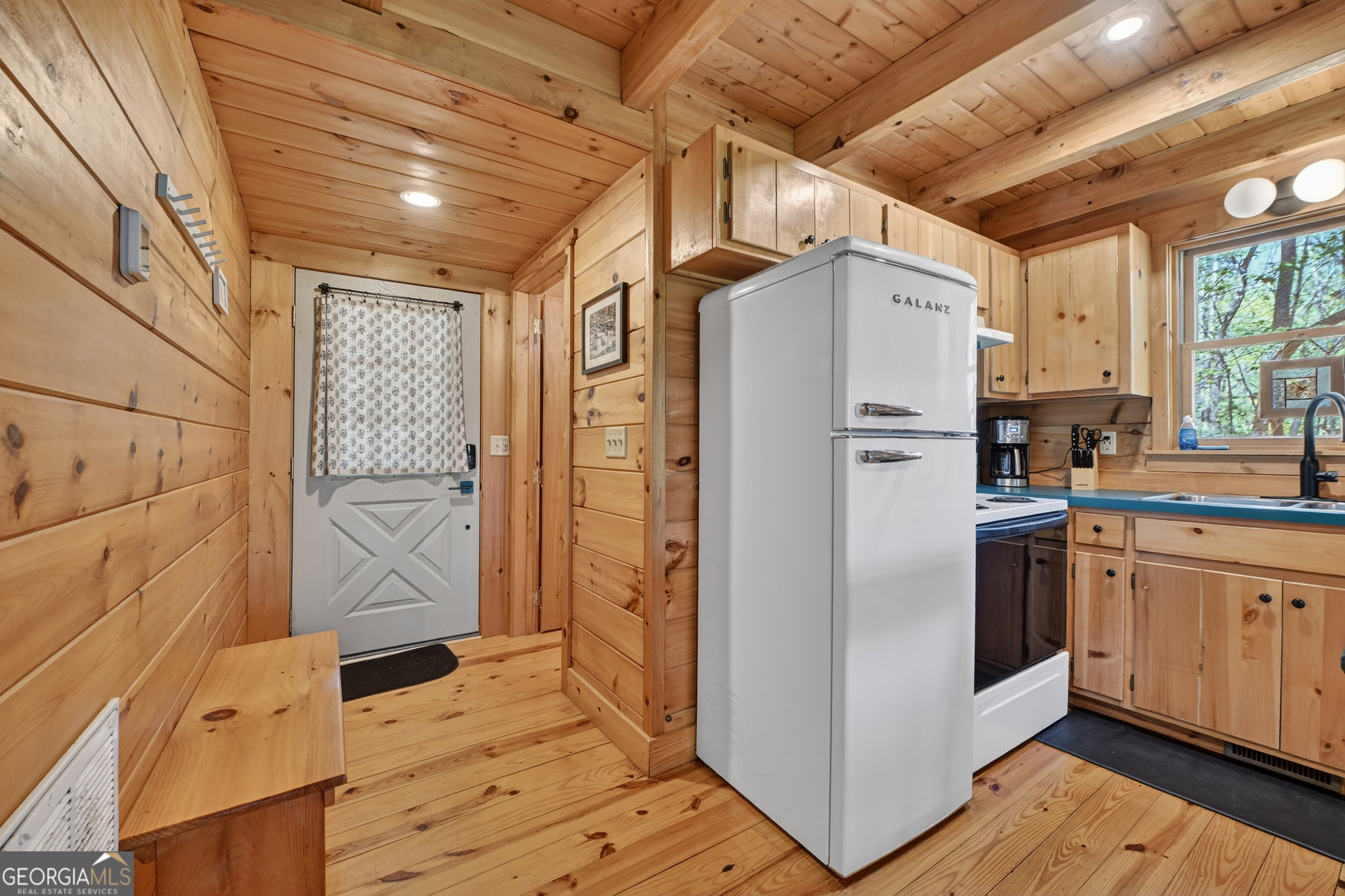305 Kim Bolton Drive Property Photo 17