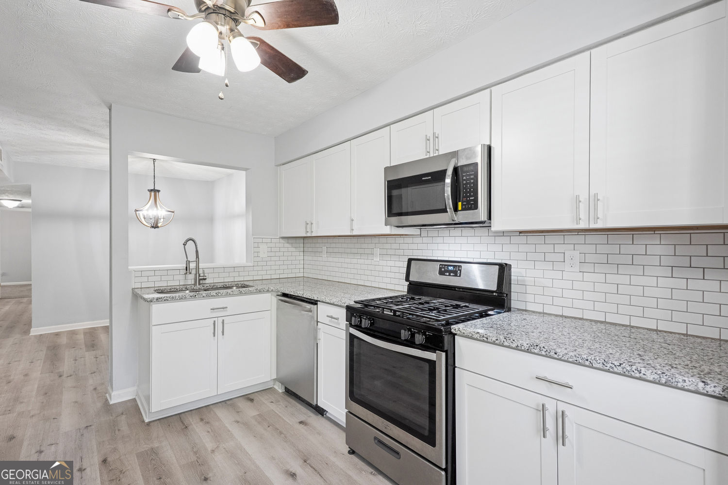 6430 Oakleaf Way Property Photo 1