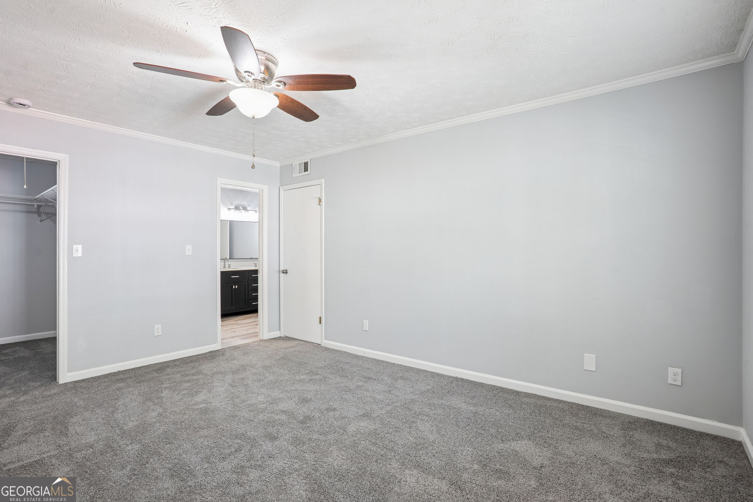 6430 Oakleaf Way Property Photo 11