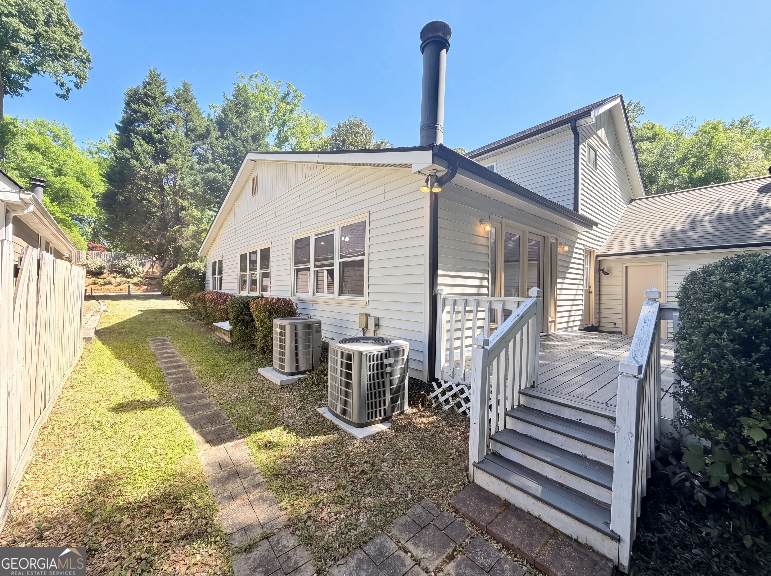 2988 Chipmunk Trail Se Property Photo 5