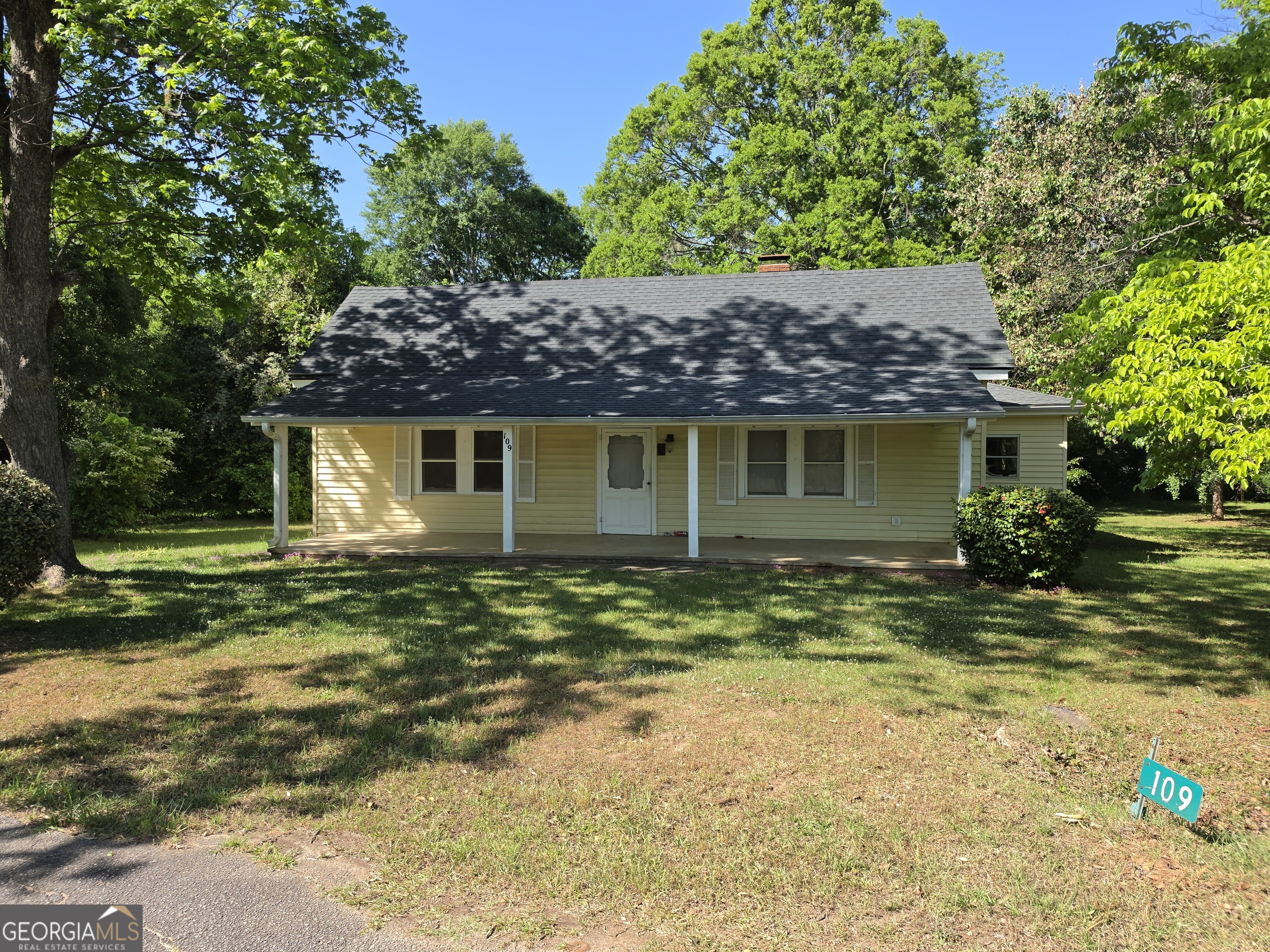 109 Springdale Drive Property Photo 1