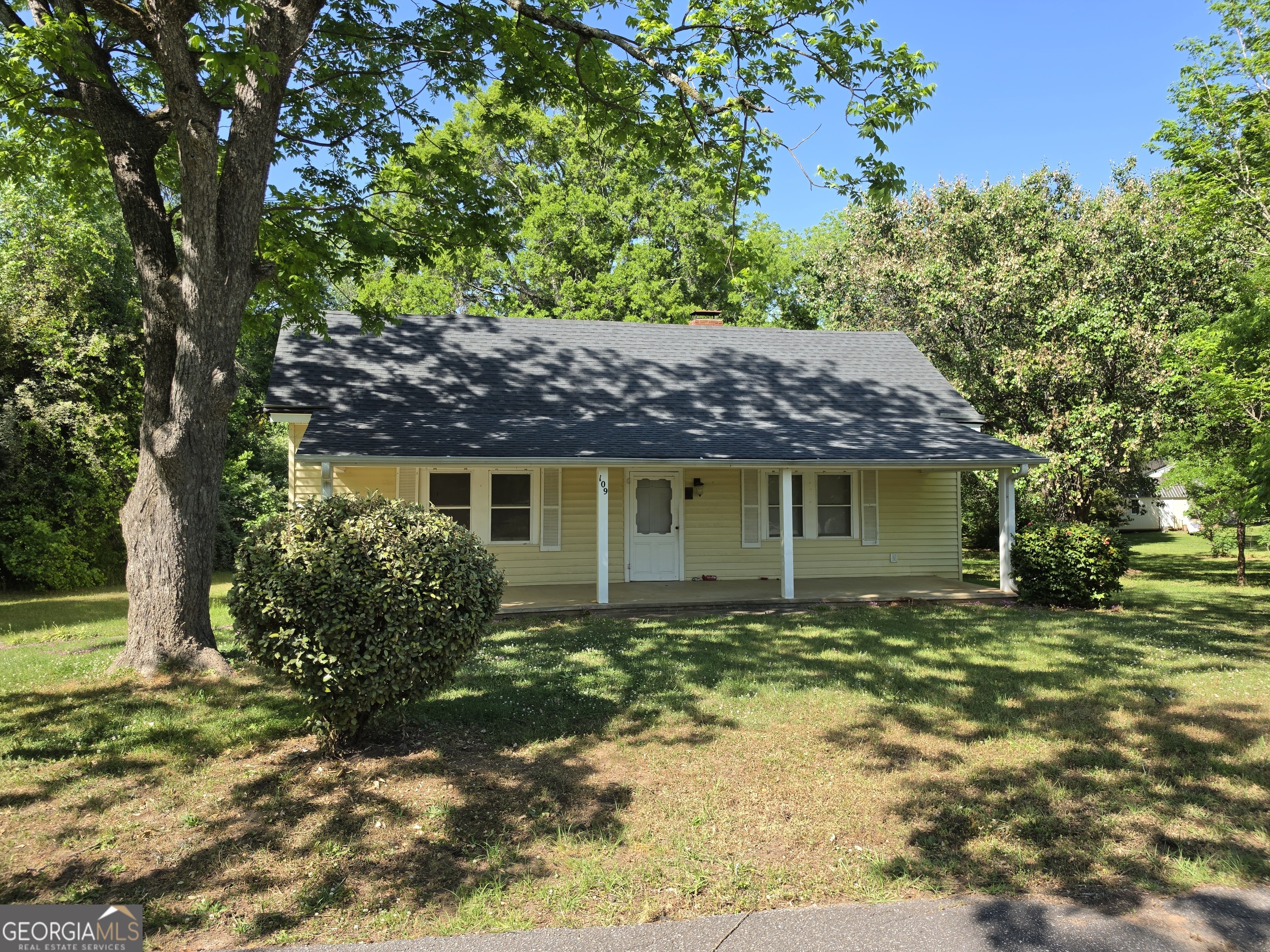 109 Springdale Drive Property Photo 2