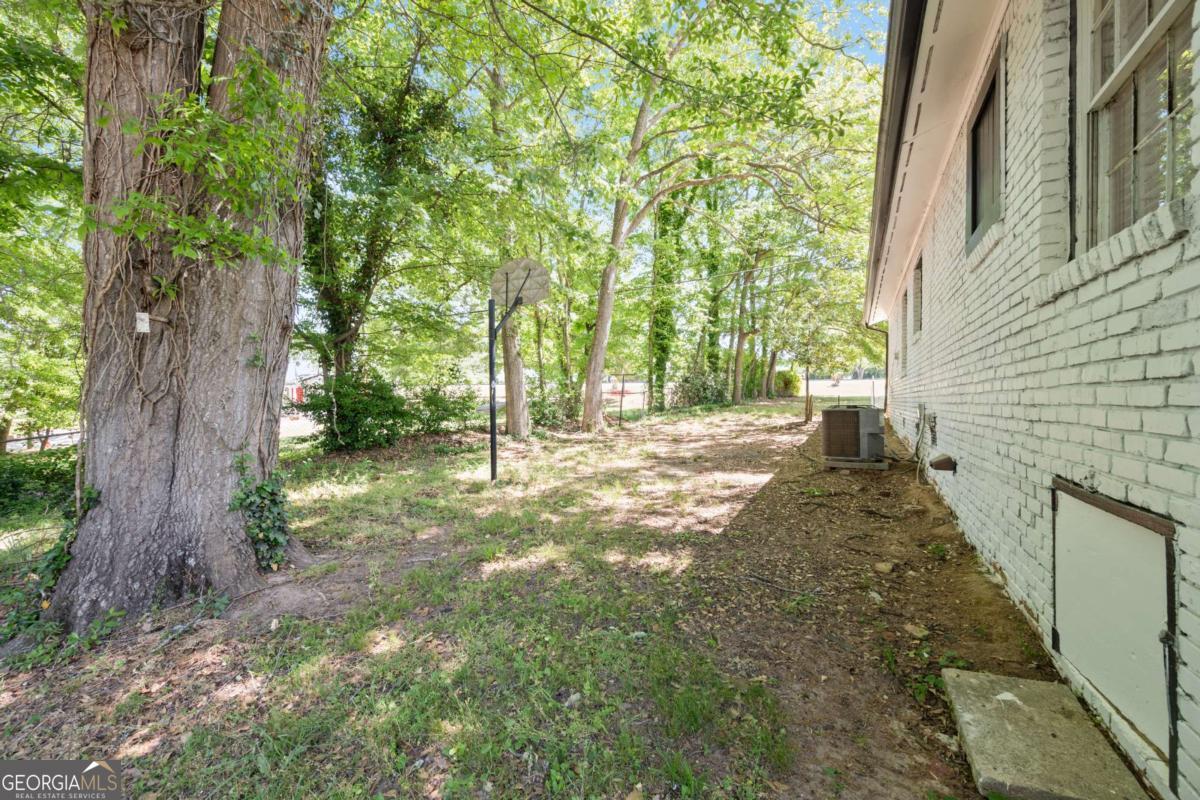 100 Pine Circle Property Photo 6