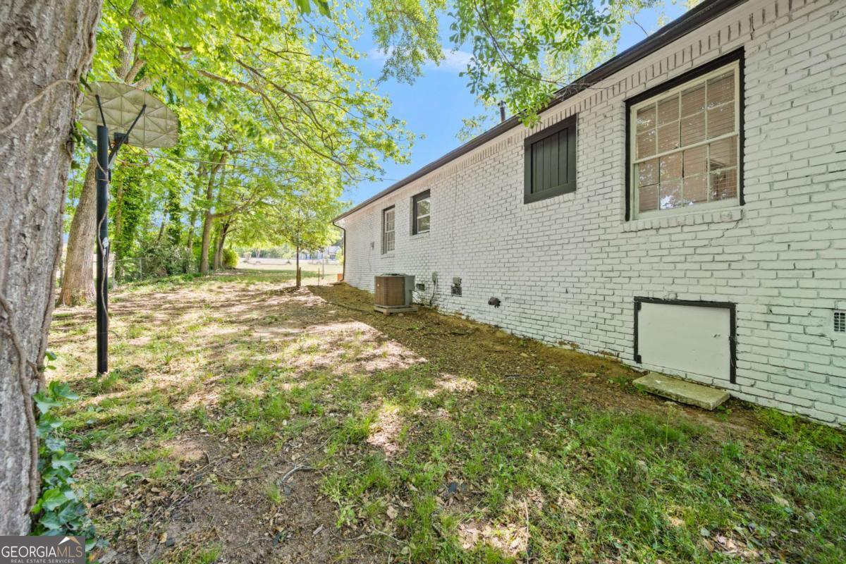 100 Pine Circle Property Photo 7