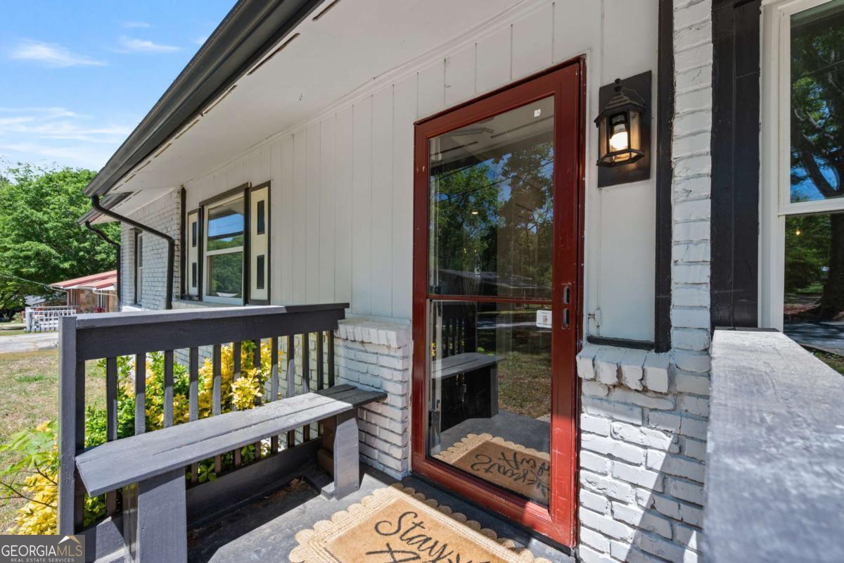 100 Pine Circle Property Photo 8