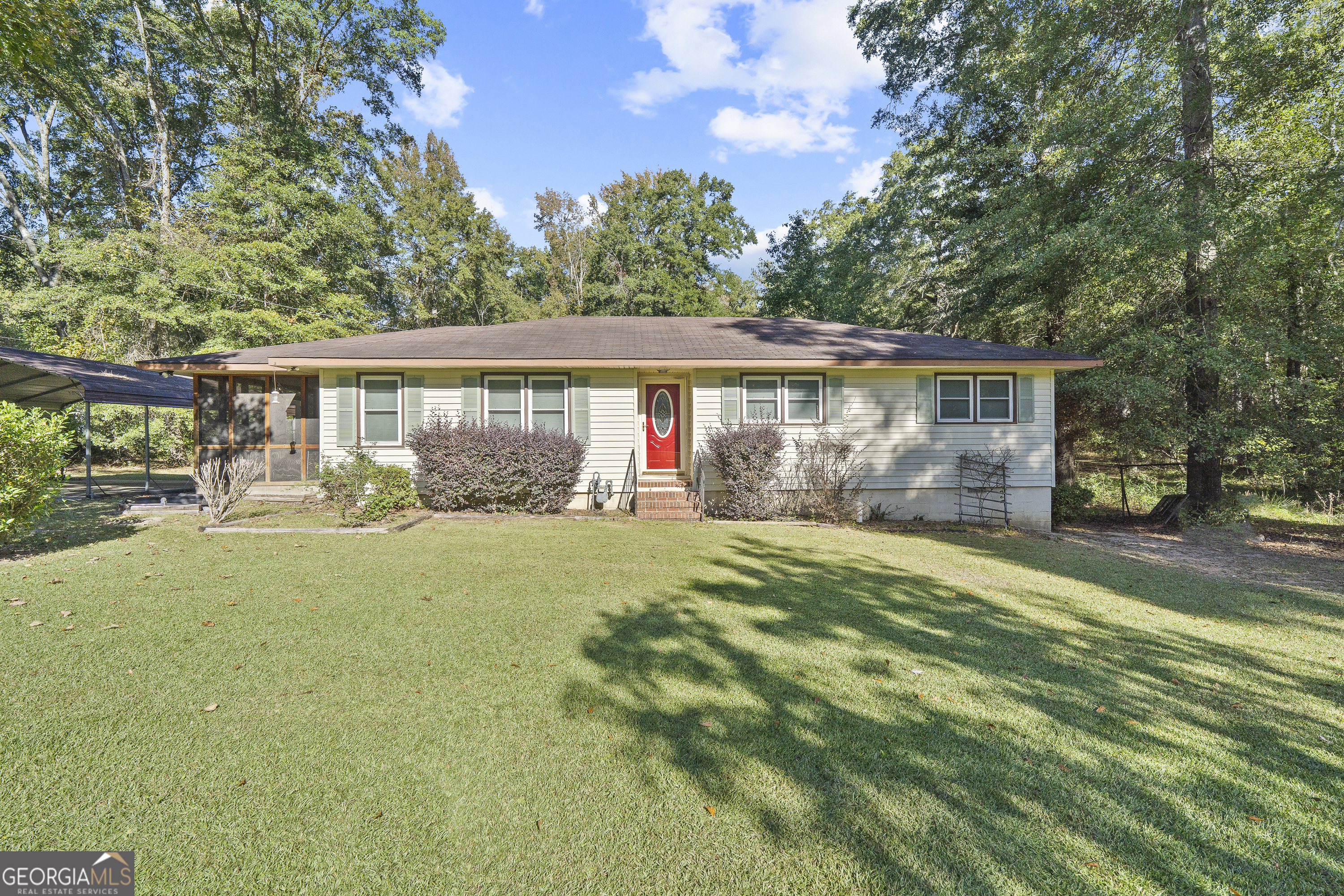 894 Chapman Drive Property Photo 1