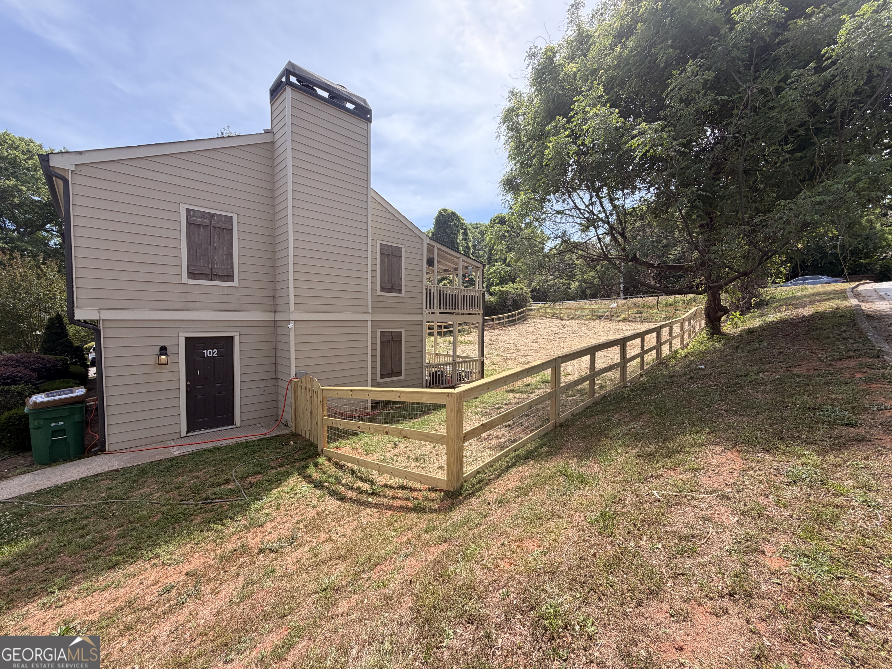102 Welch Place Property Photo 3